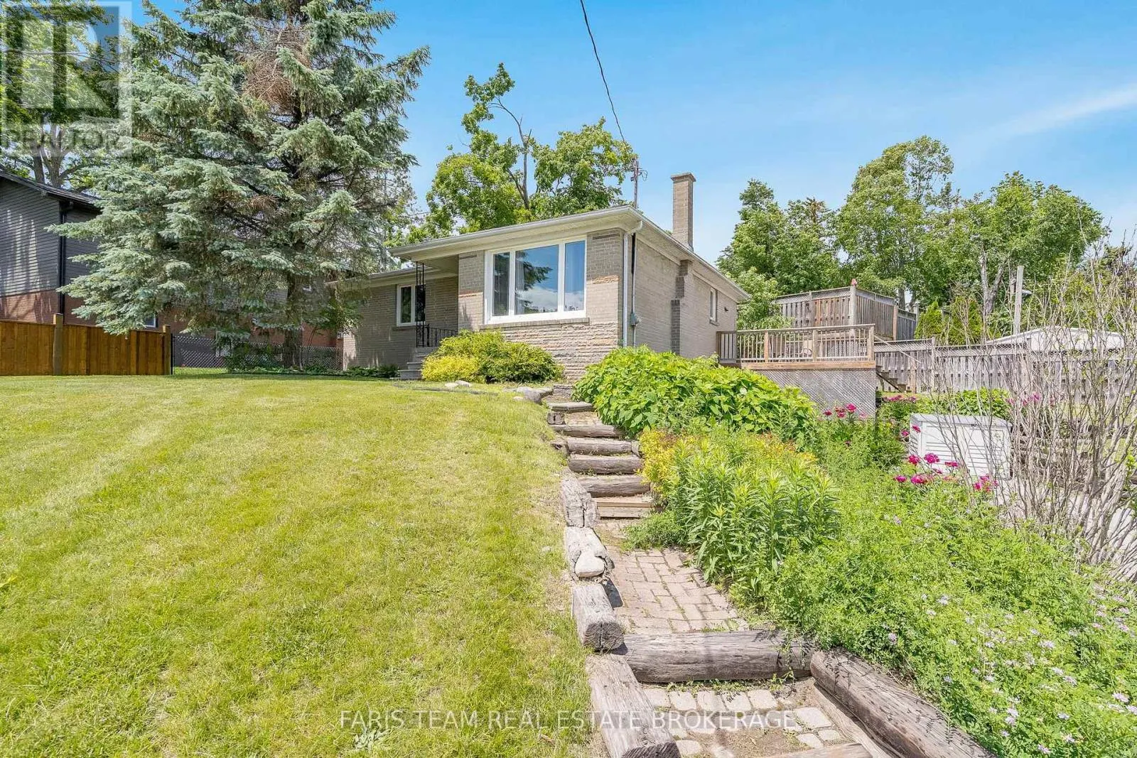 10 KAREN CRESCENT