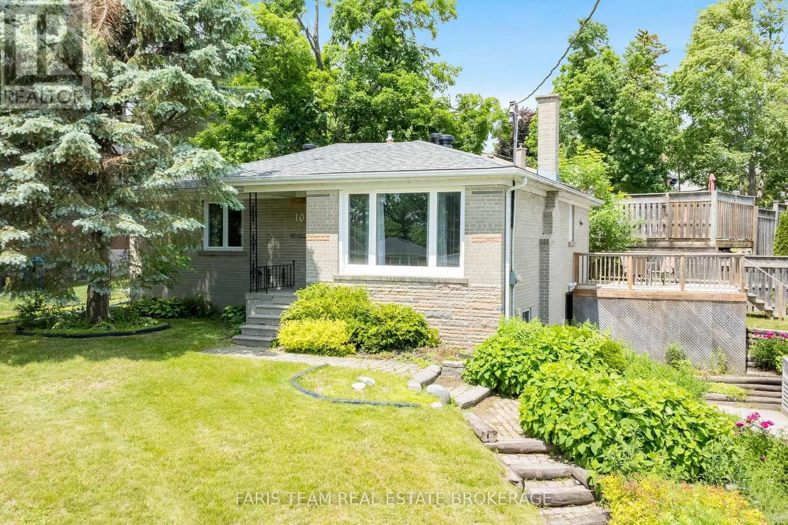 10 KAREN CRESCENT