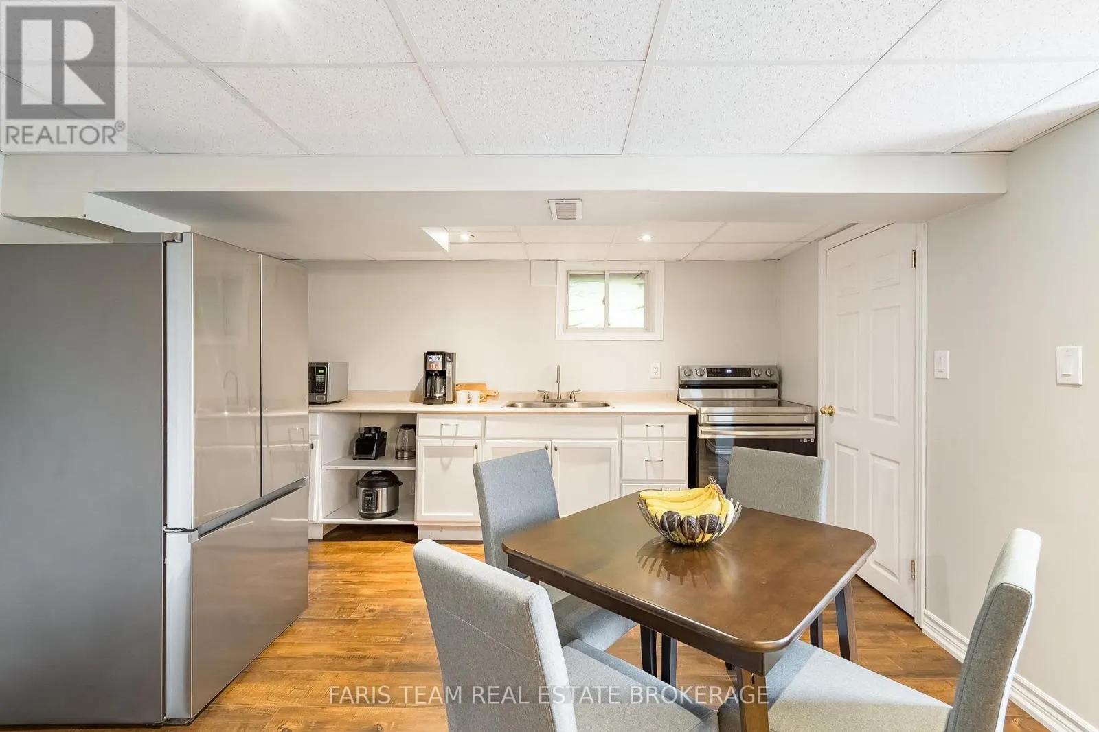 10 KAREN CRESCENT