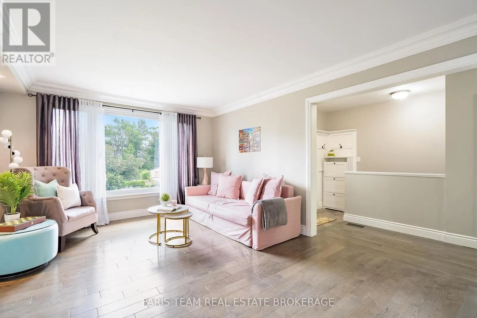 10 KAREN CRESCENT