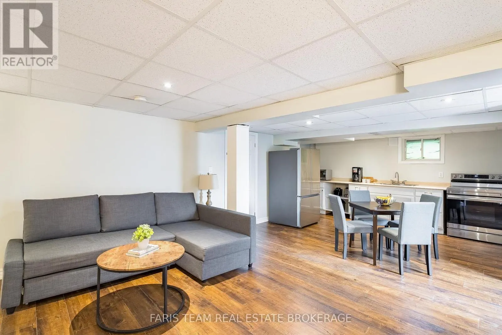10 KAREN CRESCENT