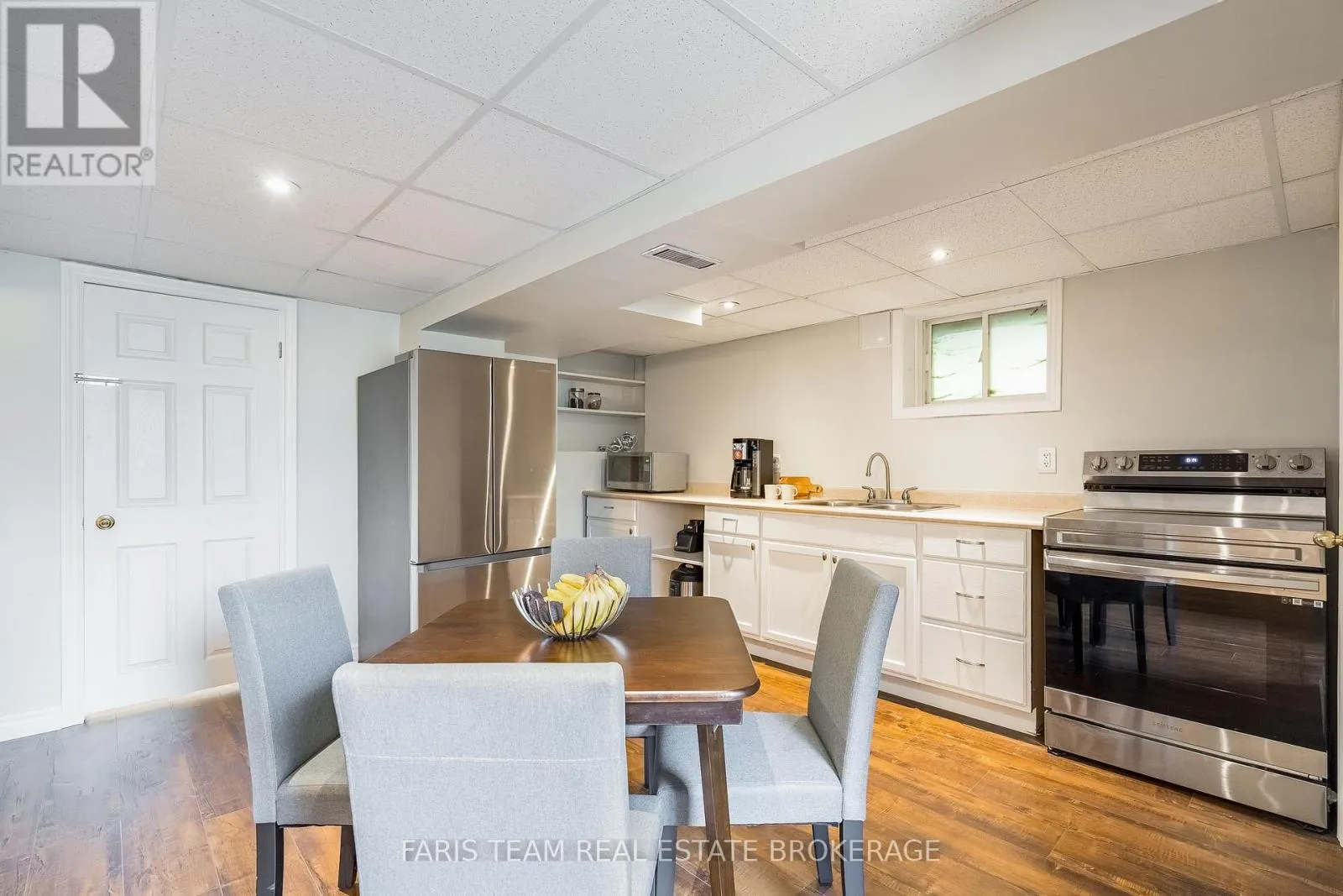 10 KAREN CRESCENT
