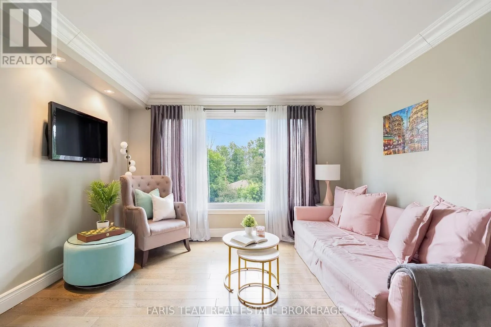 10 KAREN CRESCENT