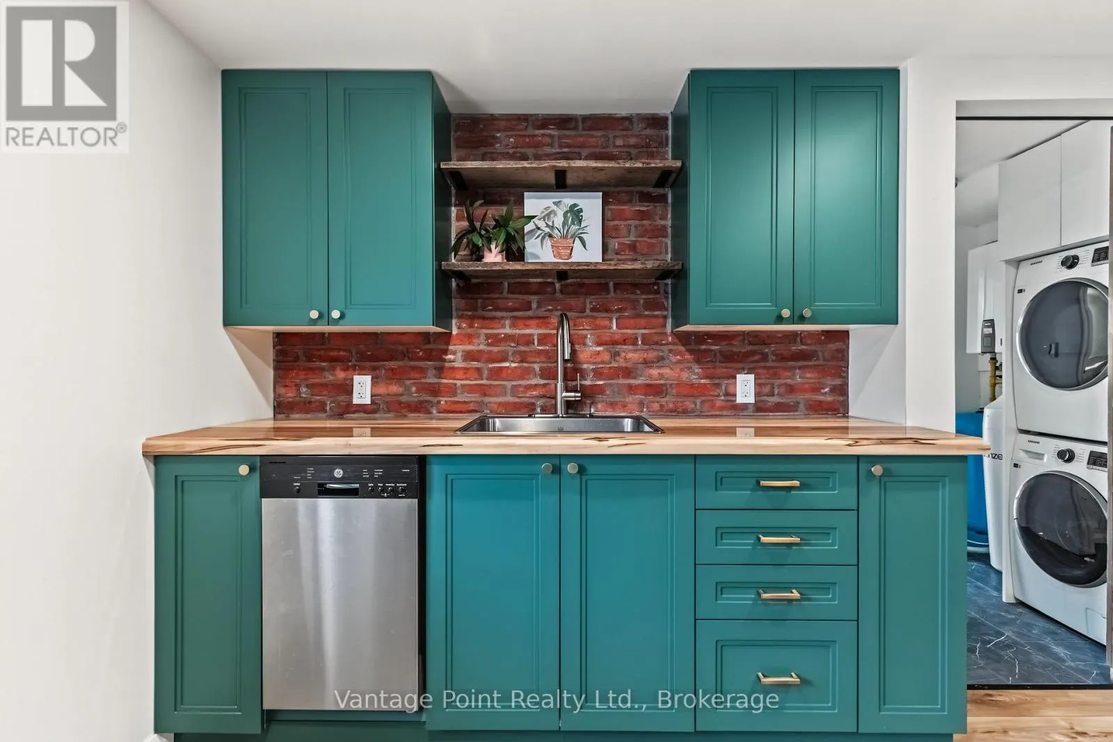 794097 124 GREY ROAD
