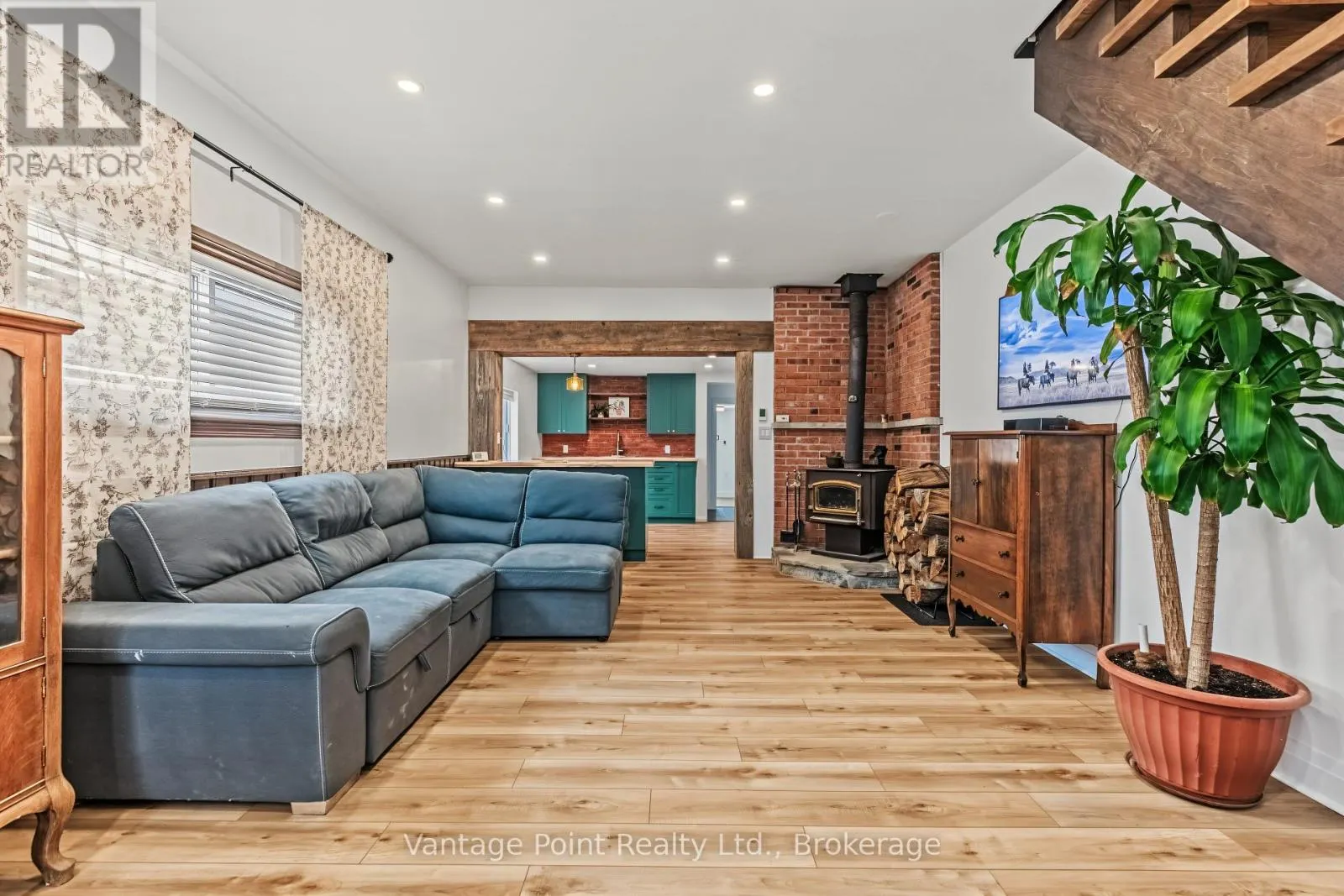 794097 124 GREY ROAD