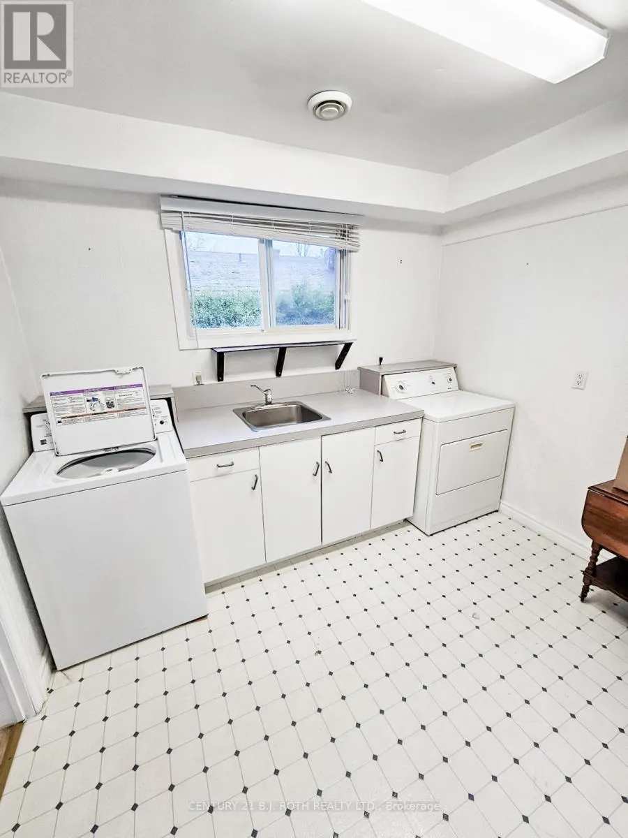 33 BEAUMAUR DRIVE