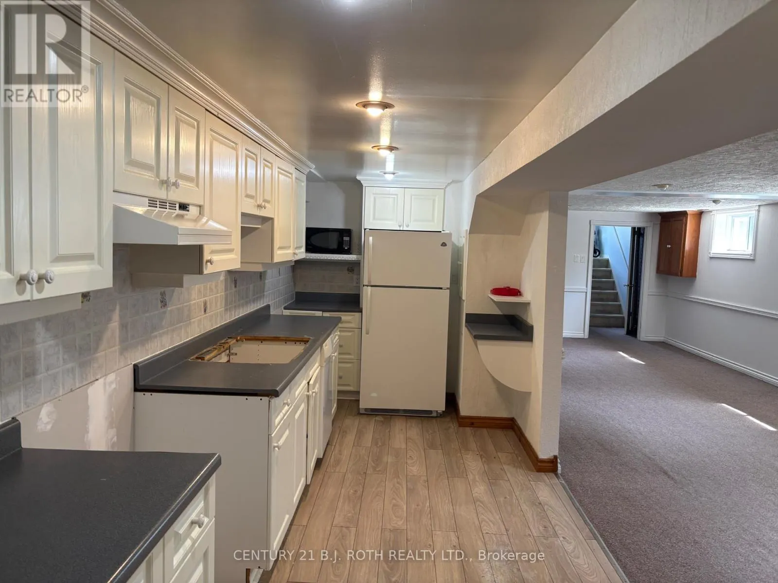 33 BEAUMAUR DRIVE