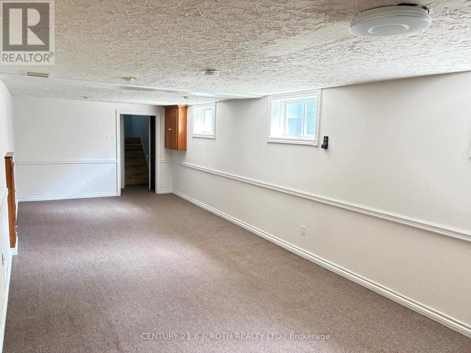 33 BEAUMAUR DRIVE