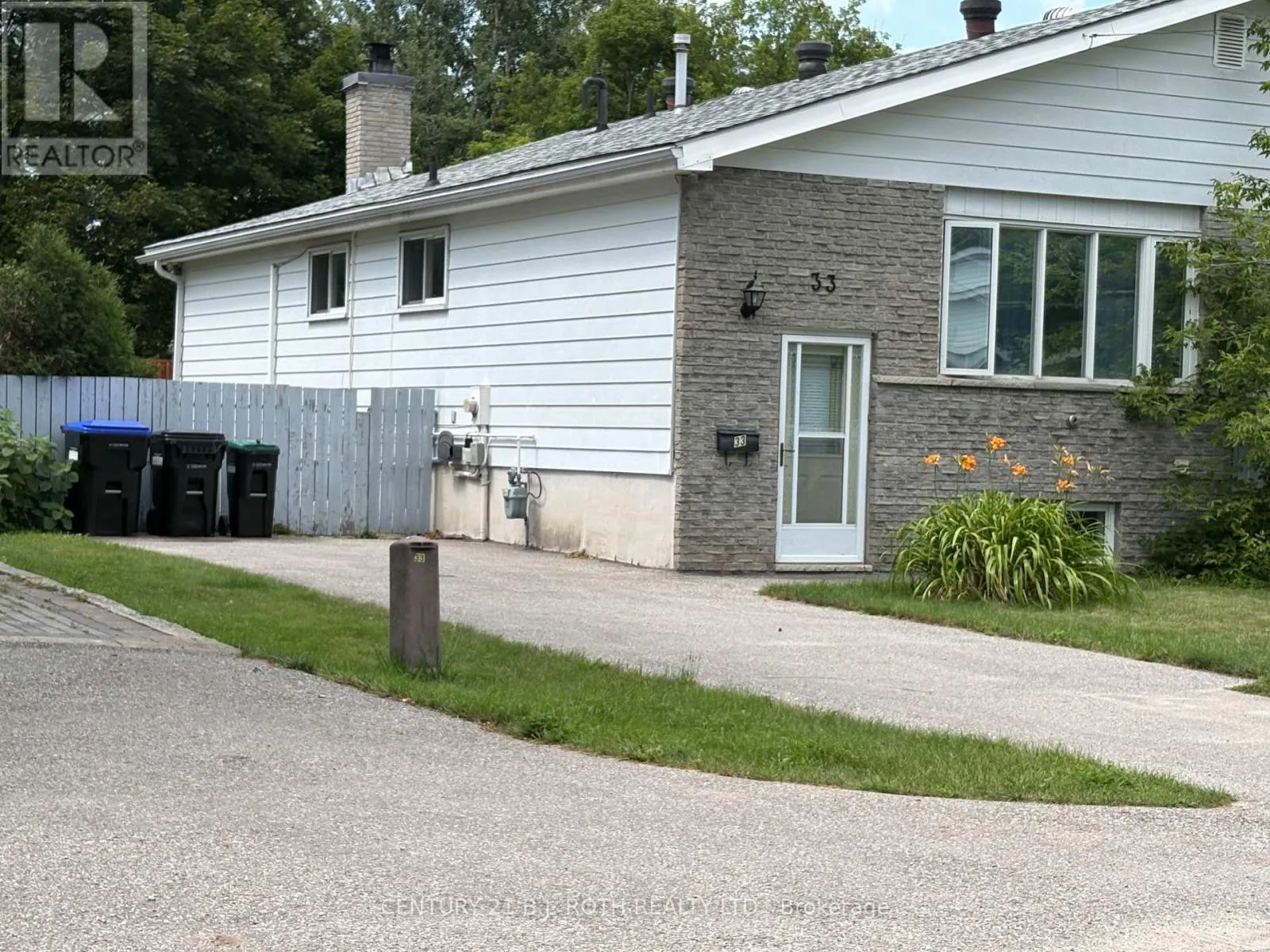 33 BEAUMAUR DRIVE
