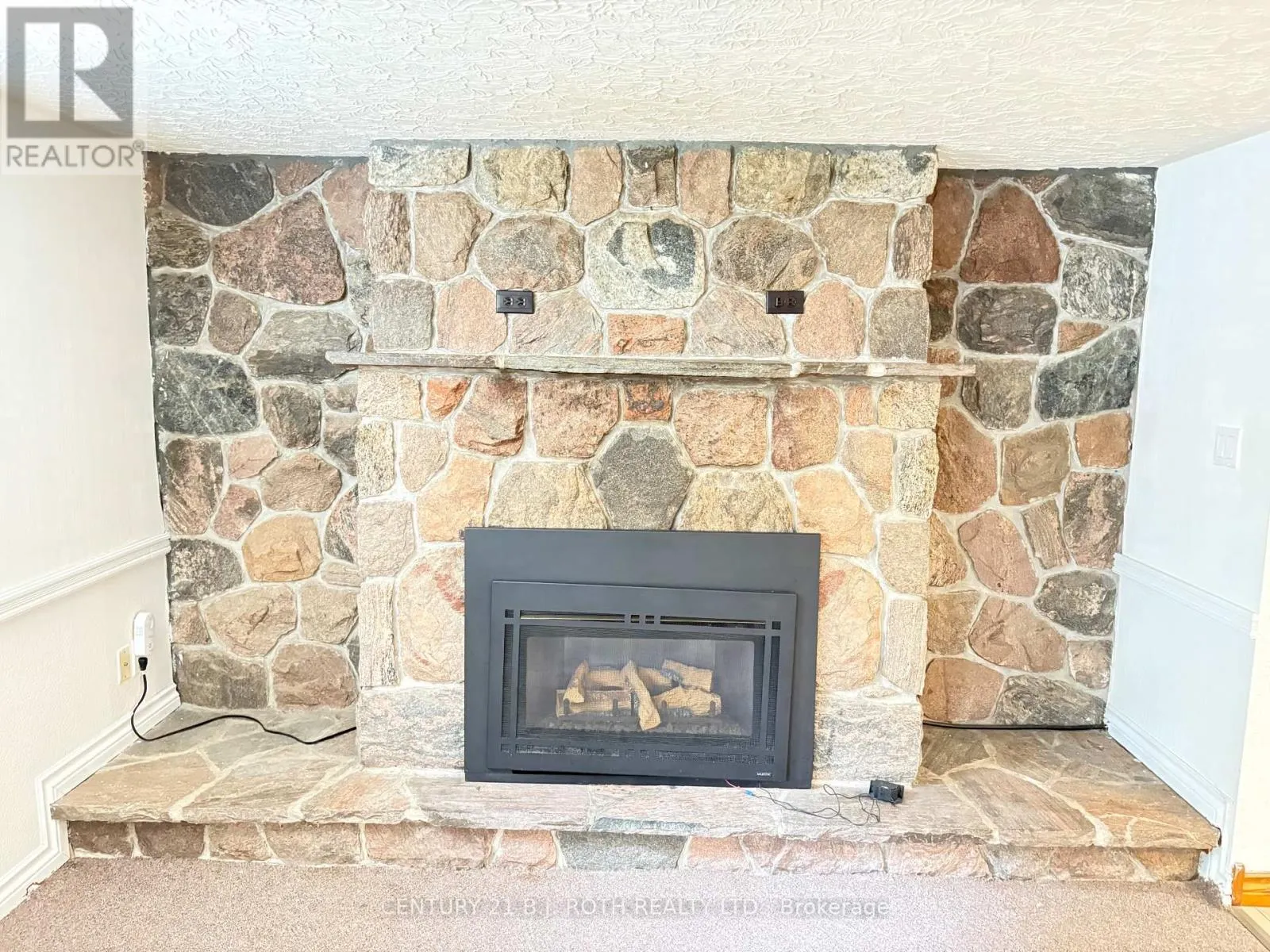 33 BEAUMAUR DRIVE
