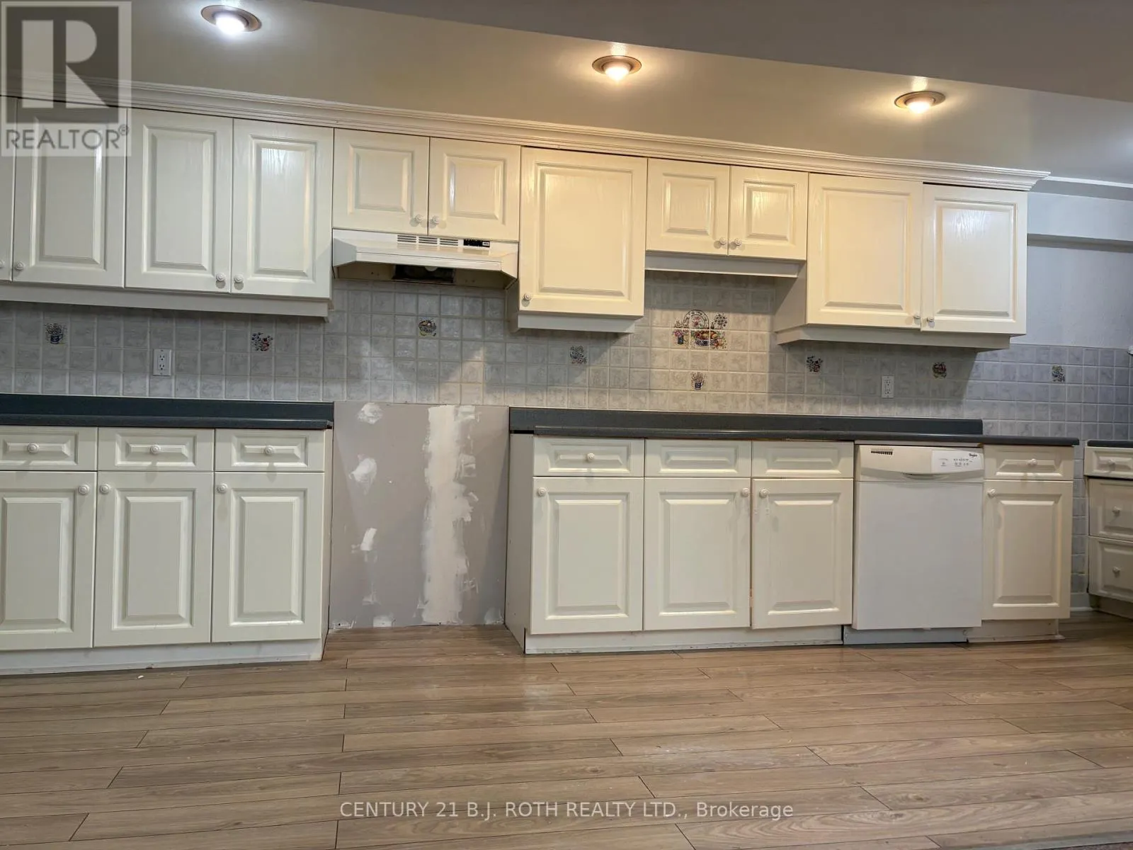 33 BEAUMAUR DRIVE