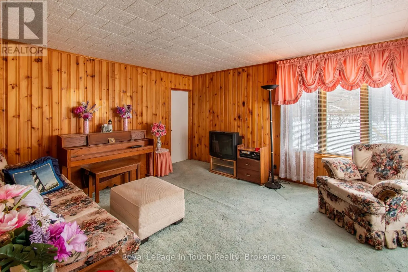 874 CEDAR POINT ROAD