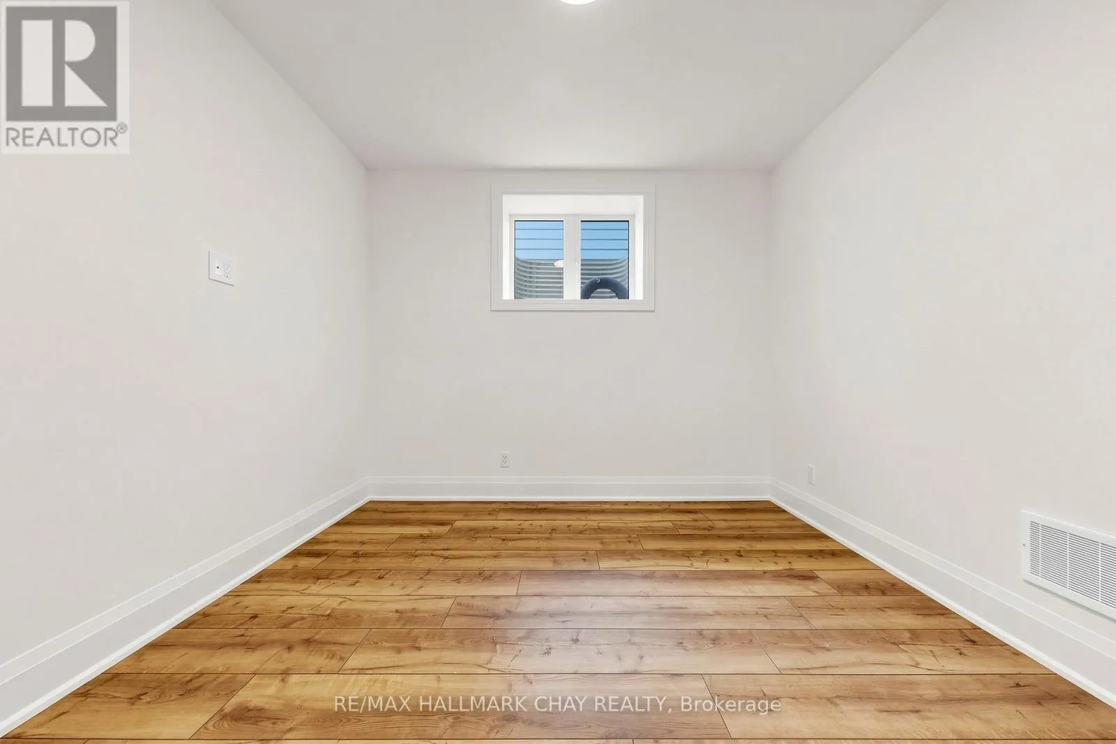 20 NORTHLAND COURT