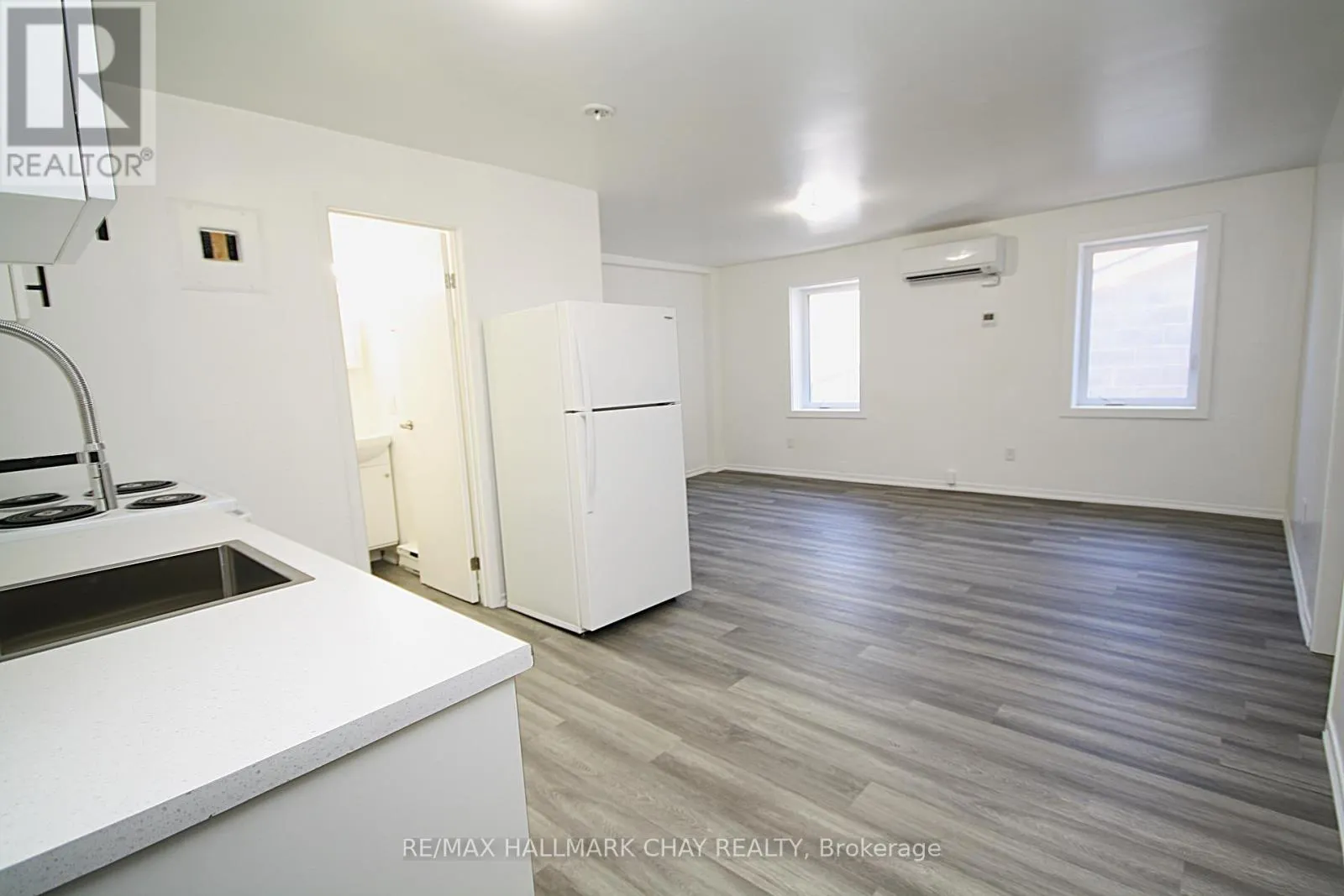 58 QUEEN ST STREET W