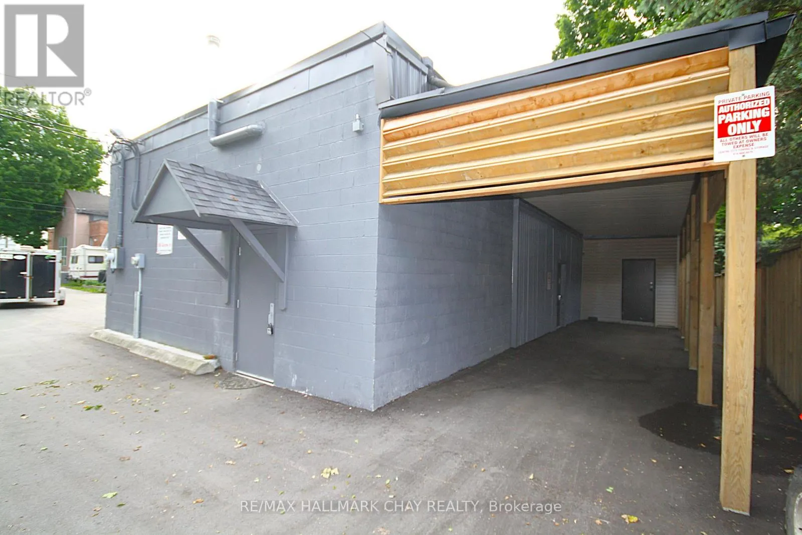 58 QUEEN ST STREET W