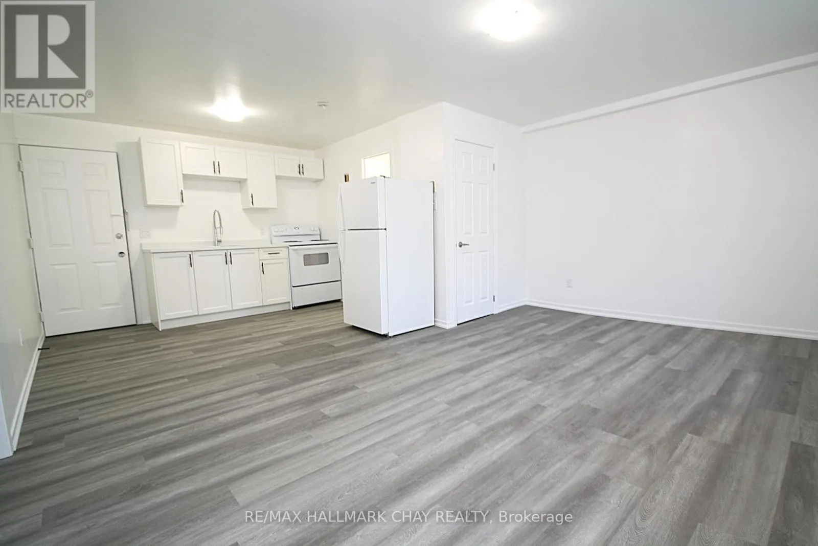 58 QUEEN ST STREET W
