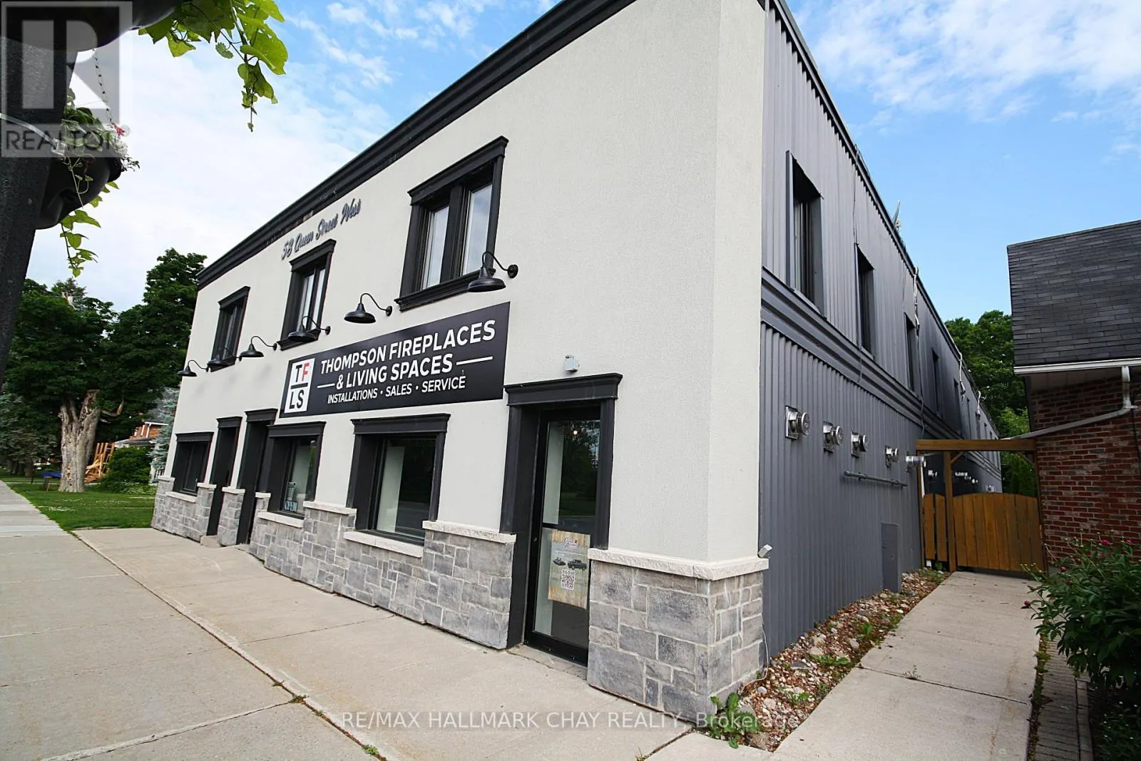 58 QUEEN ST STREET W