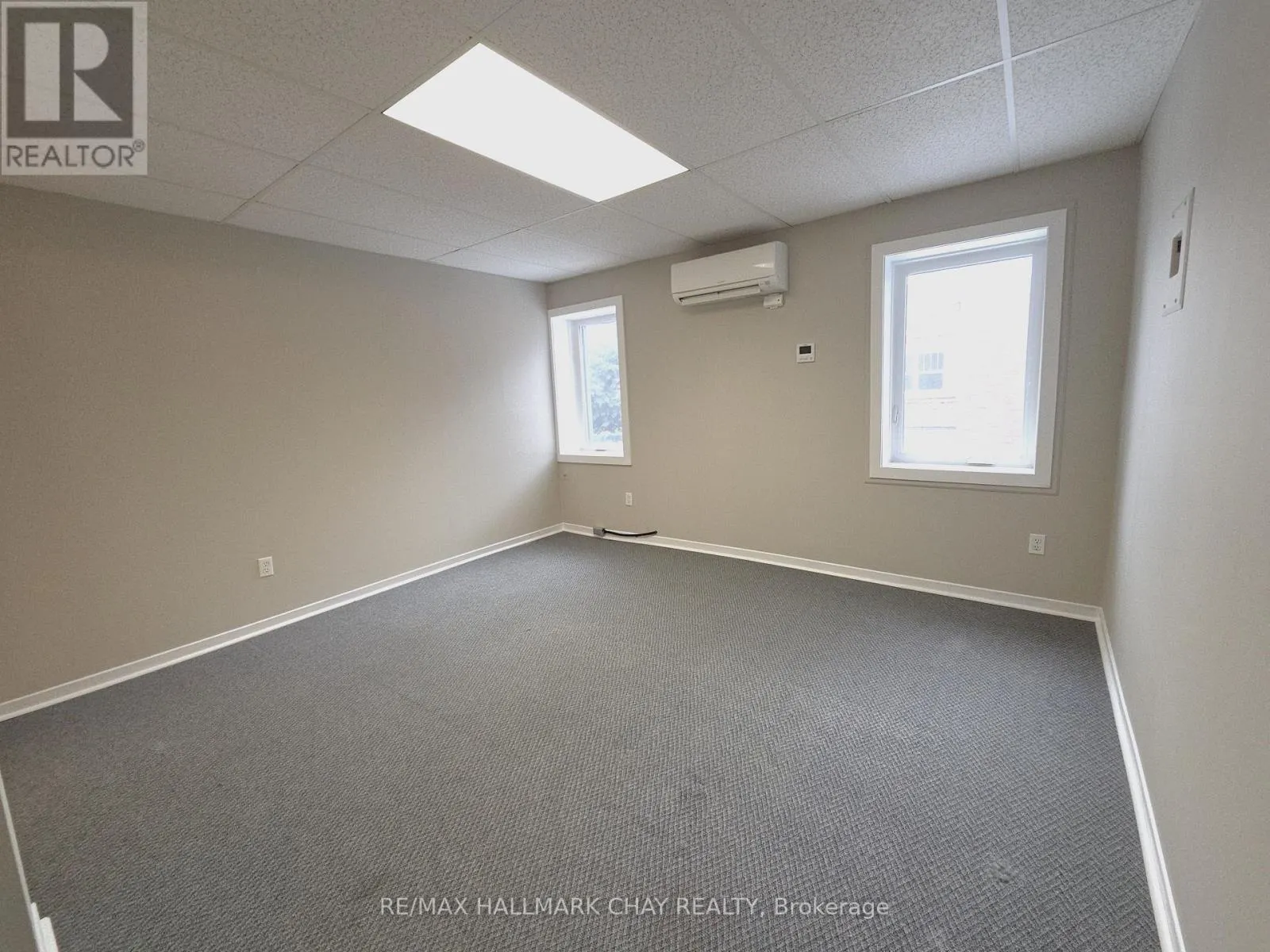 58 QUEEN ST STREET W