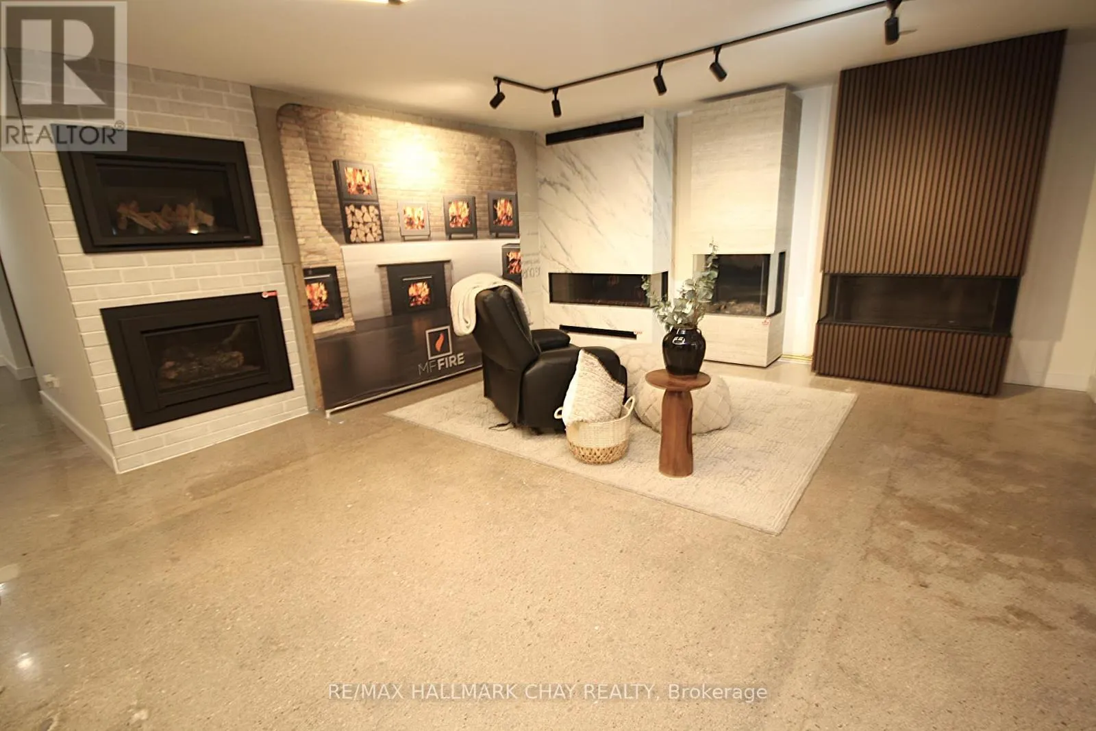 58 QUEEN ST STREET W