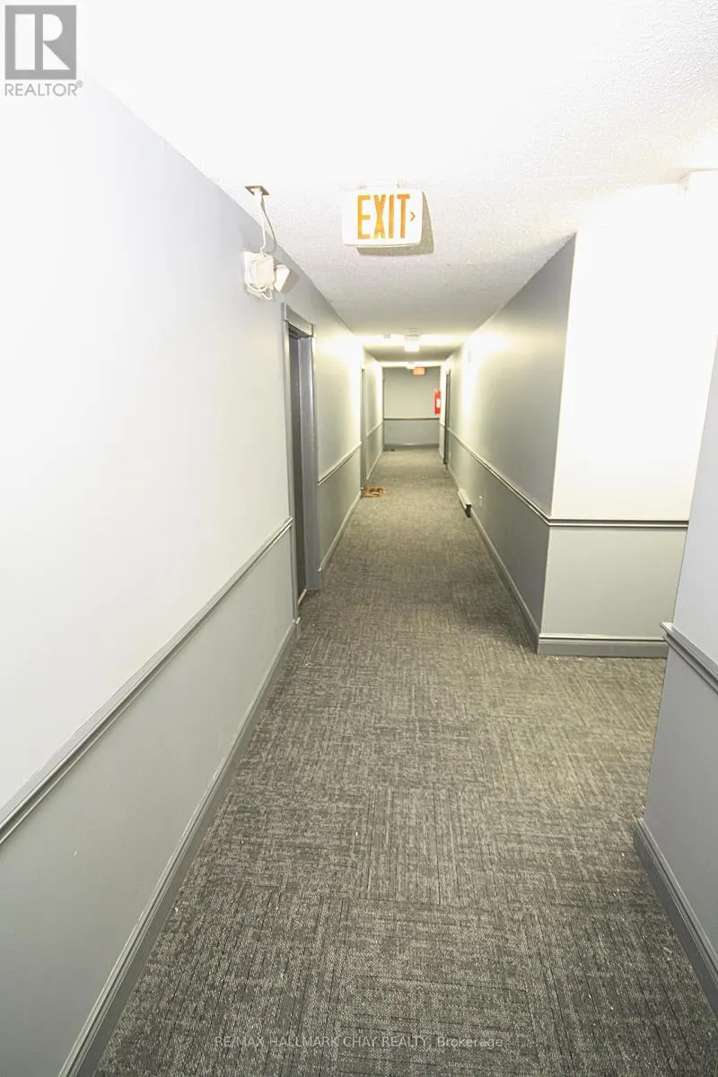 58 QUEEN ST STREET W