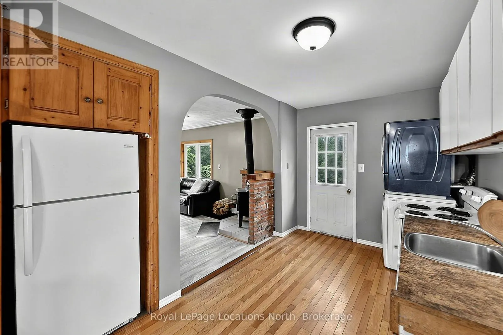 9031 BEACHWOOD ROAD