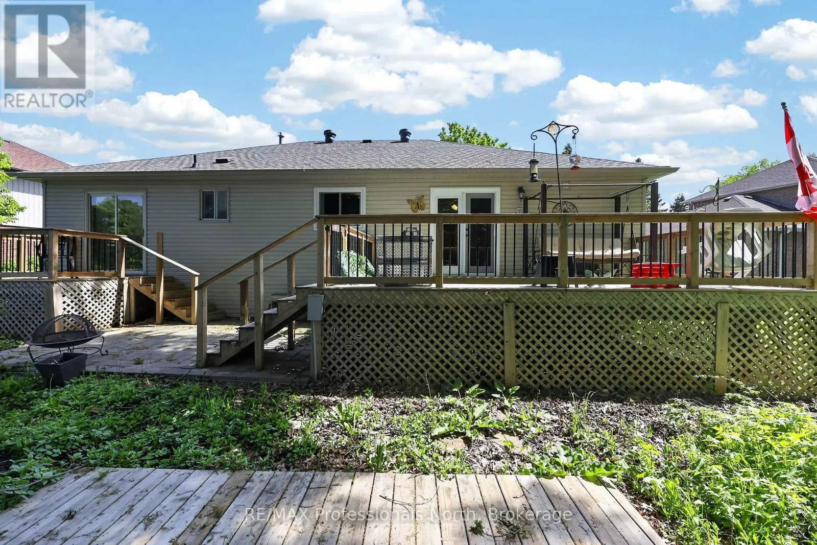 48 FAIRWAY CRESCENT