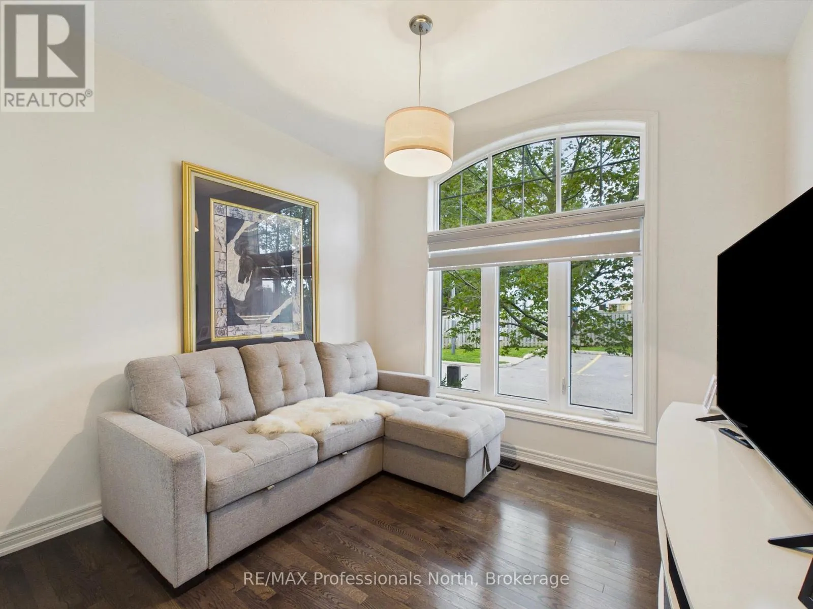 35 CANTERBURY CIRCLE