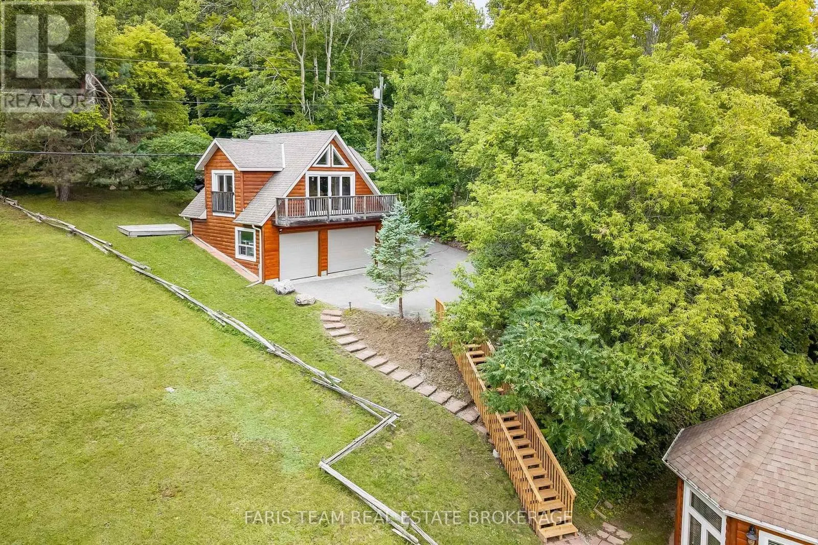 375 CHAMPLAIN ROAD