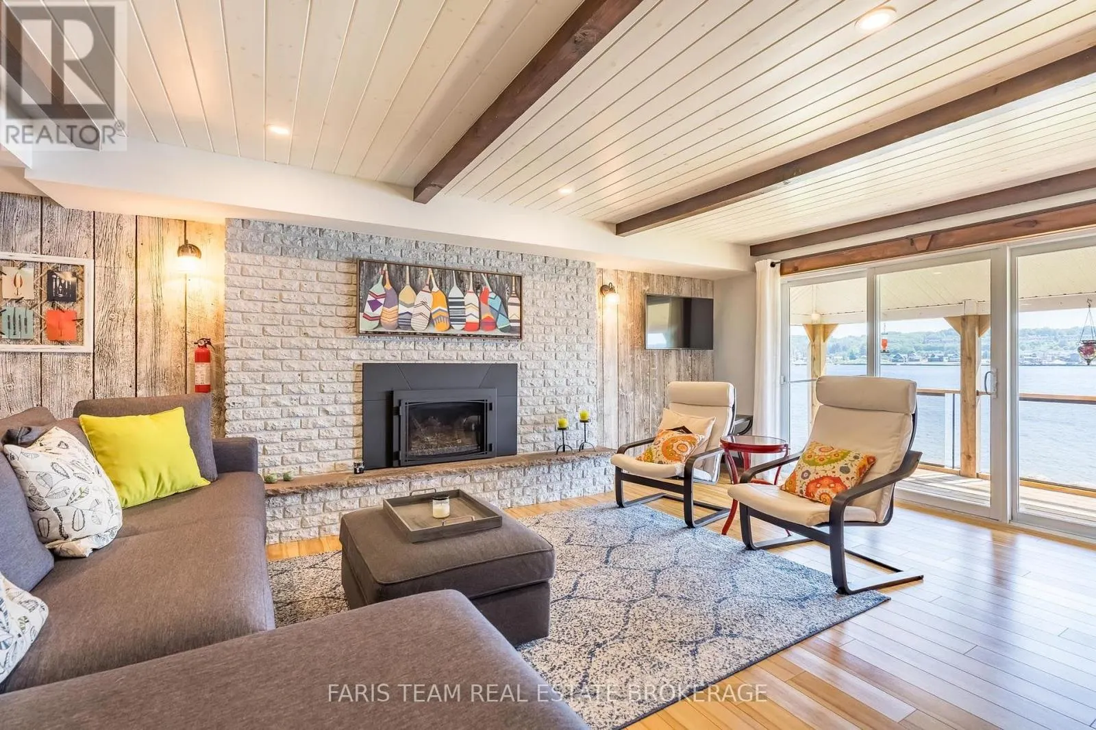 375 CHAMPLAIN ROAD