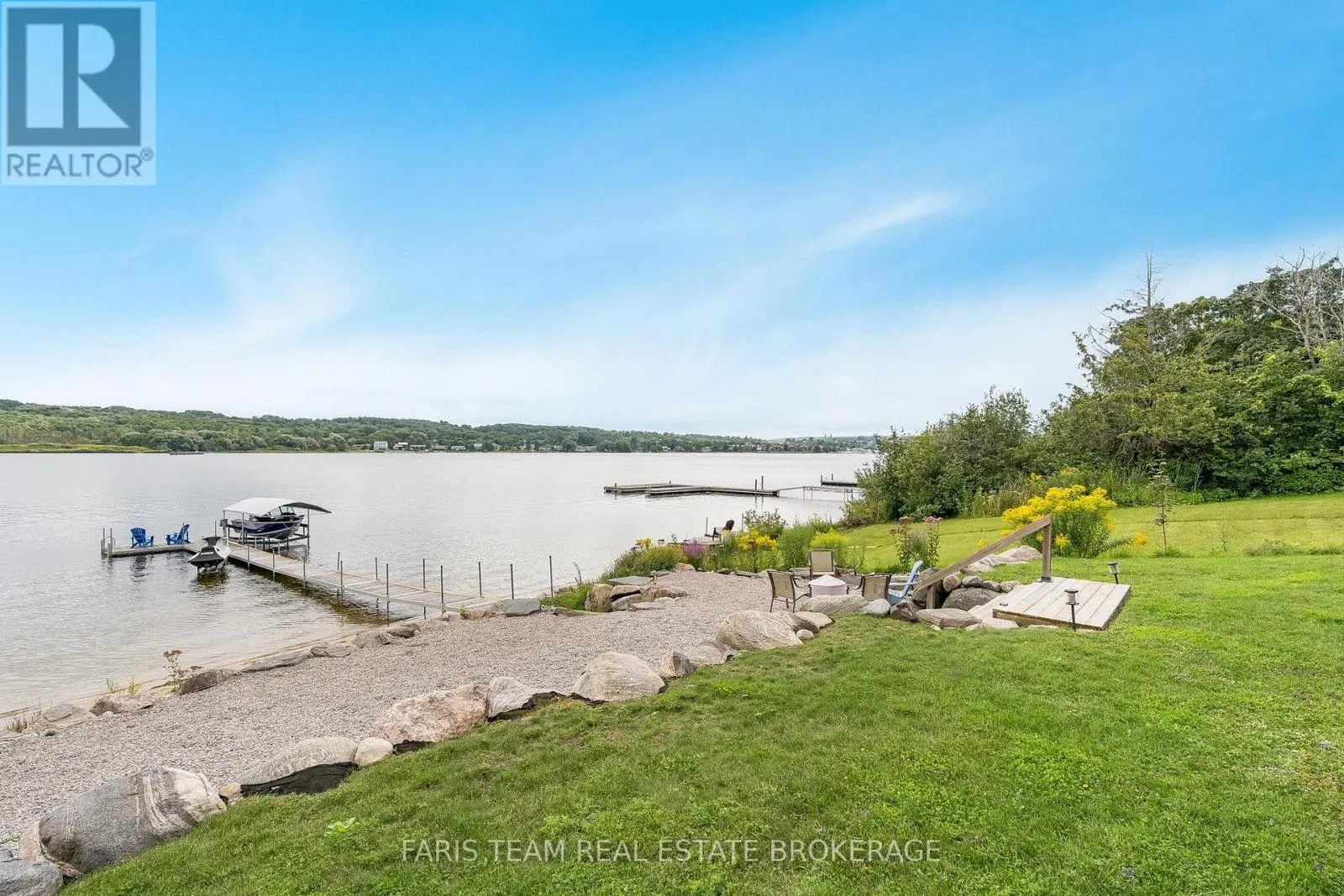 375 CHAMPLAIN ROAD