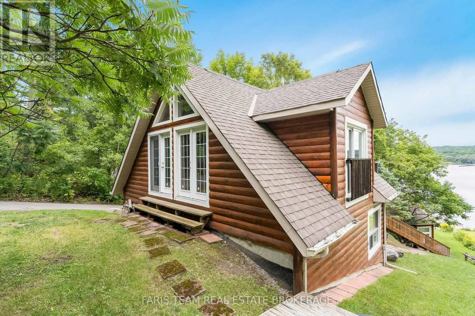 375 CHAMPLAIN ROAD