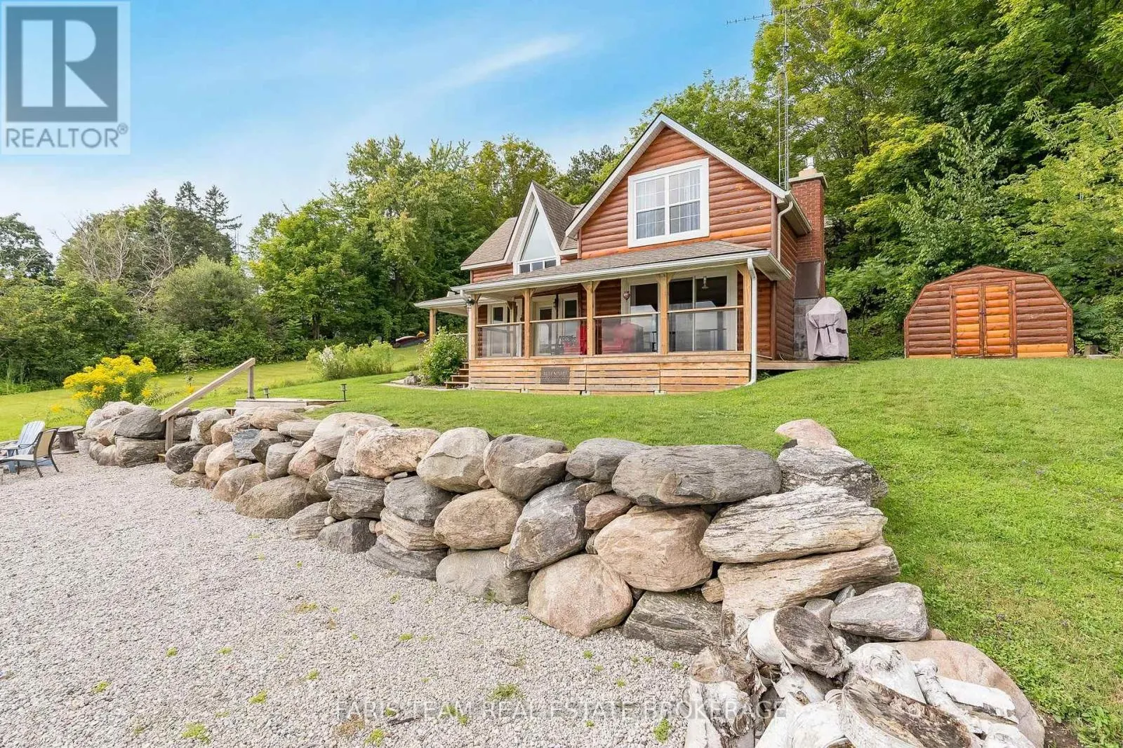 375 CHAMPLAIN ROAD