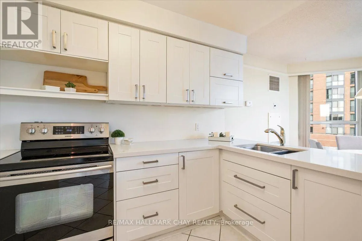 407 - 140 DUNLOP STREET E