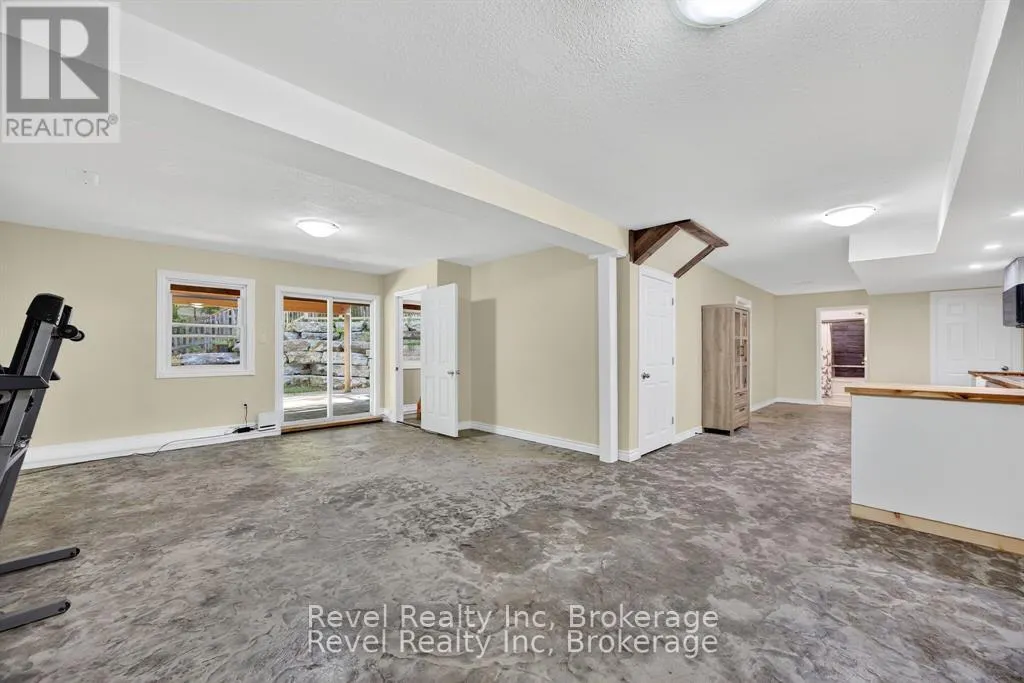 683 LAFONTAINE ROAD W