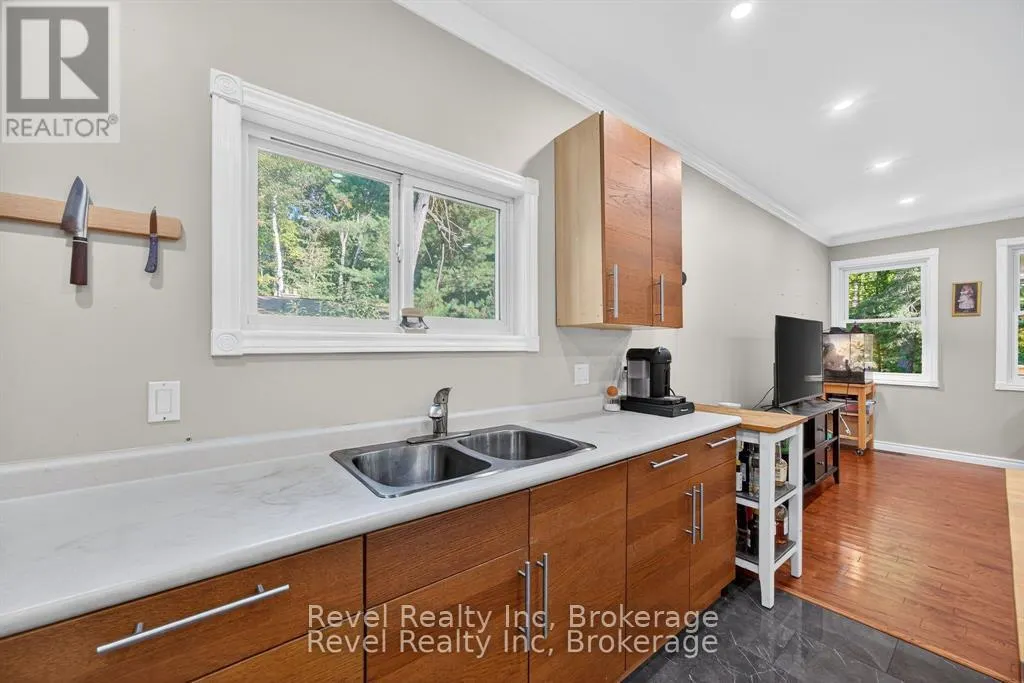 683 LAFONTAINE ROAD W