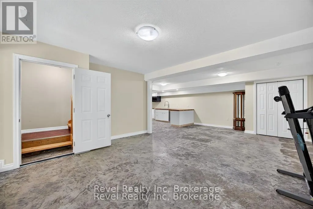 683 LAFONTAINE ROAD W