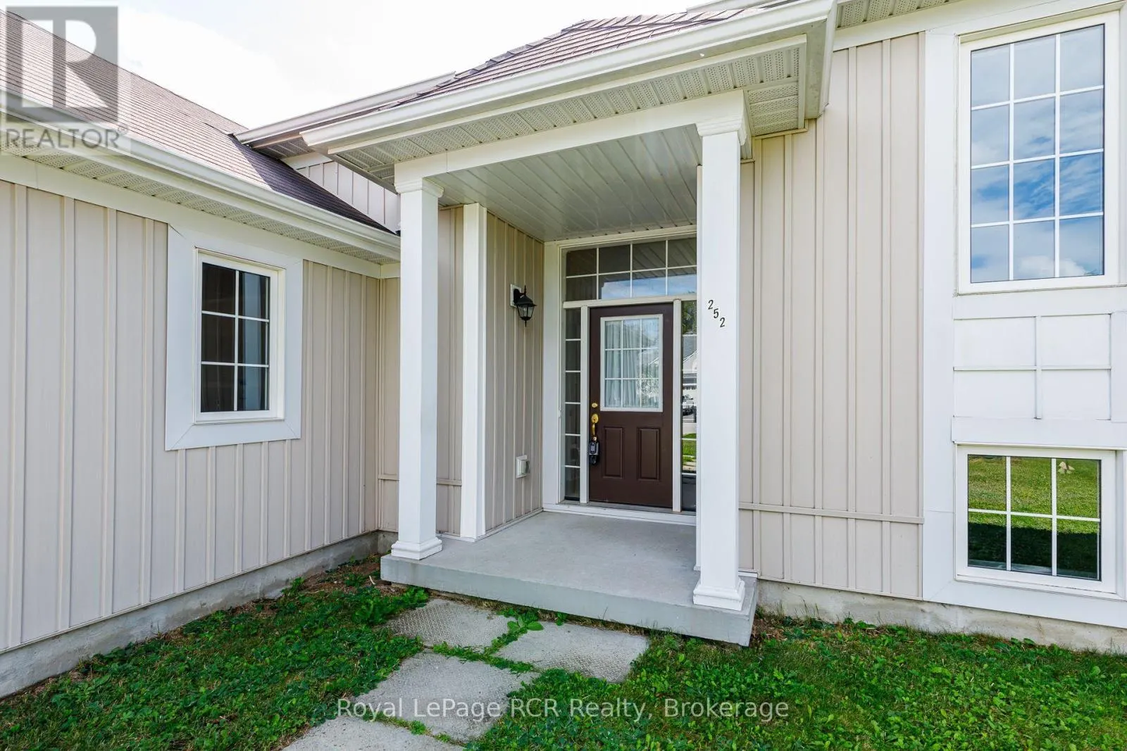252 SPRUCE STREET