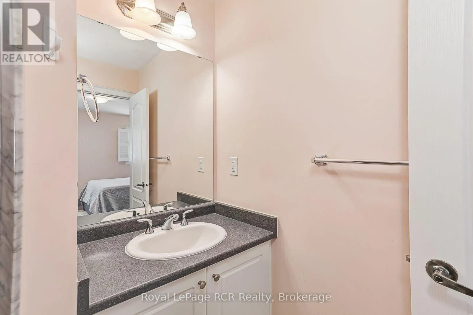 252 SPRUCE STREET