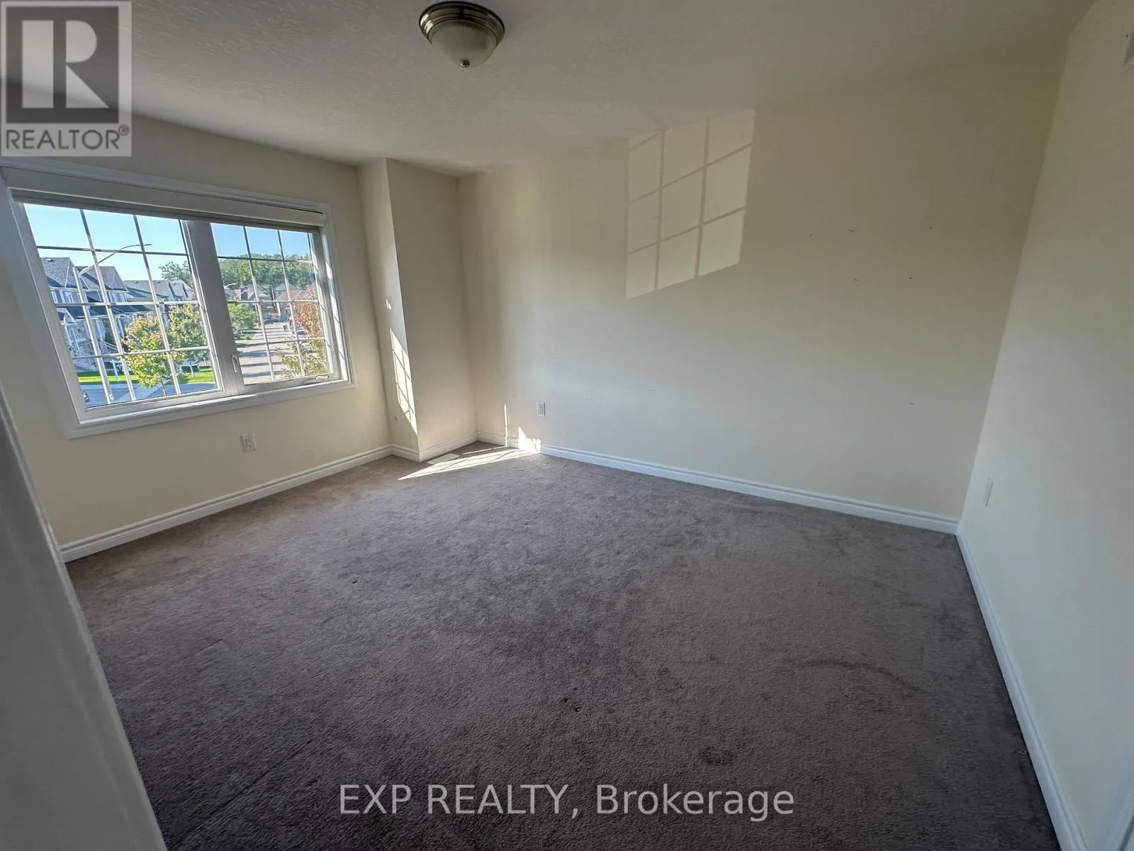 1 - 208 ISABELLA DRIVE