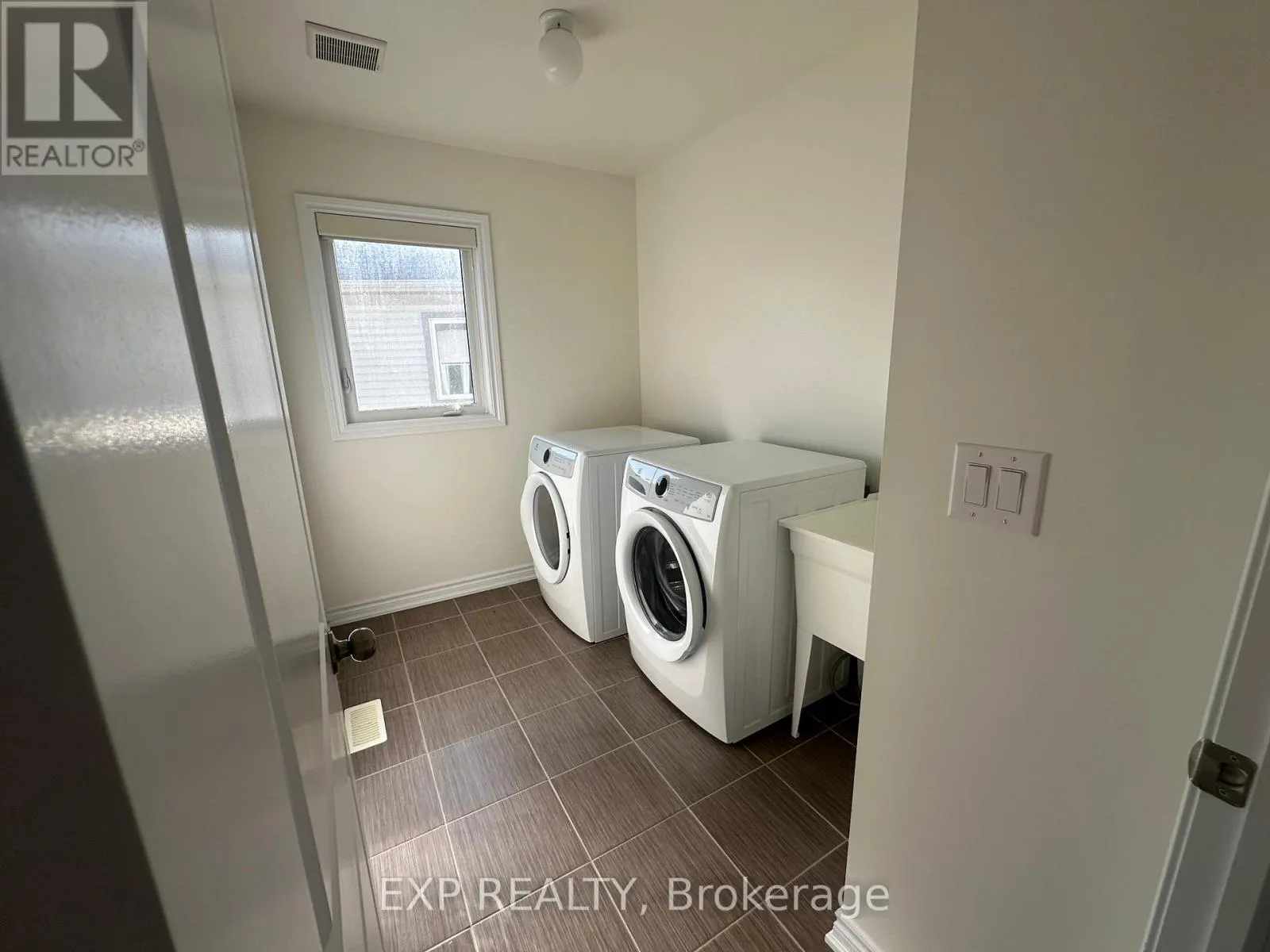 1 - 208 ISABELLA DRIVE