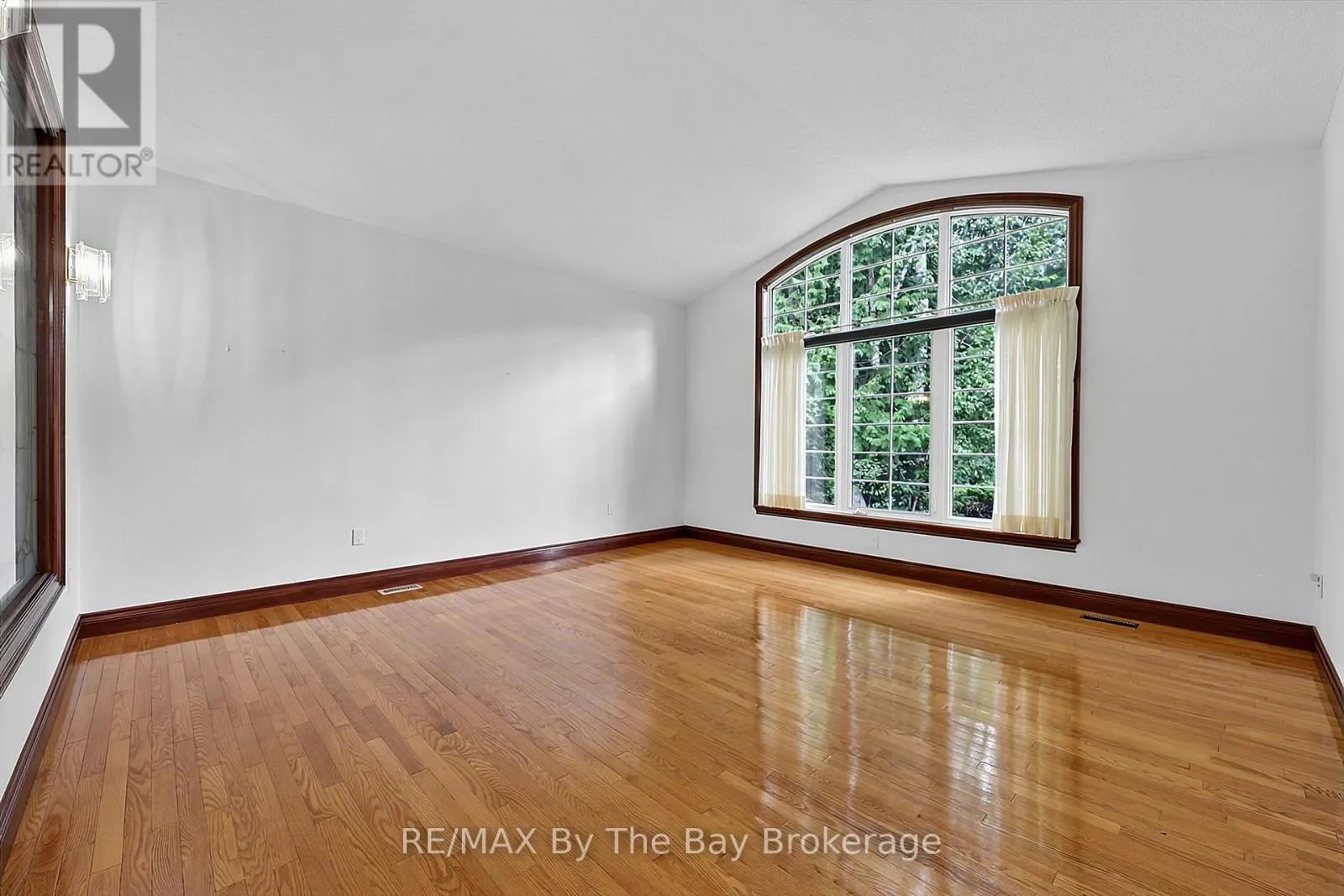 90 GOLDFINCH CRESCENT