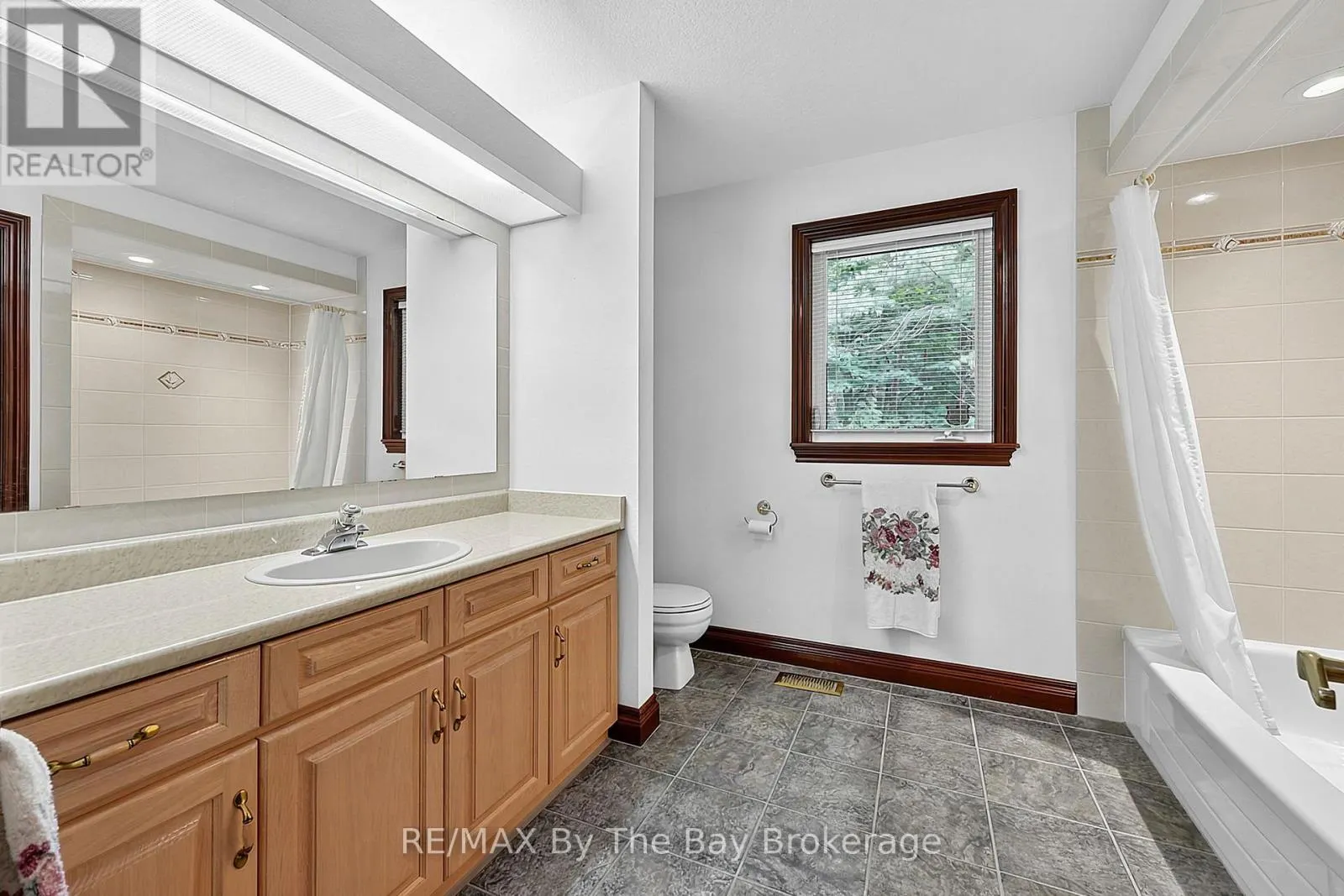 90 GOLDFINCH CRESCENT