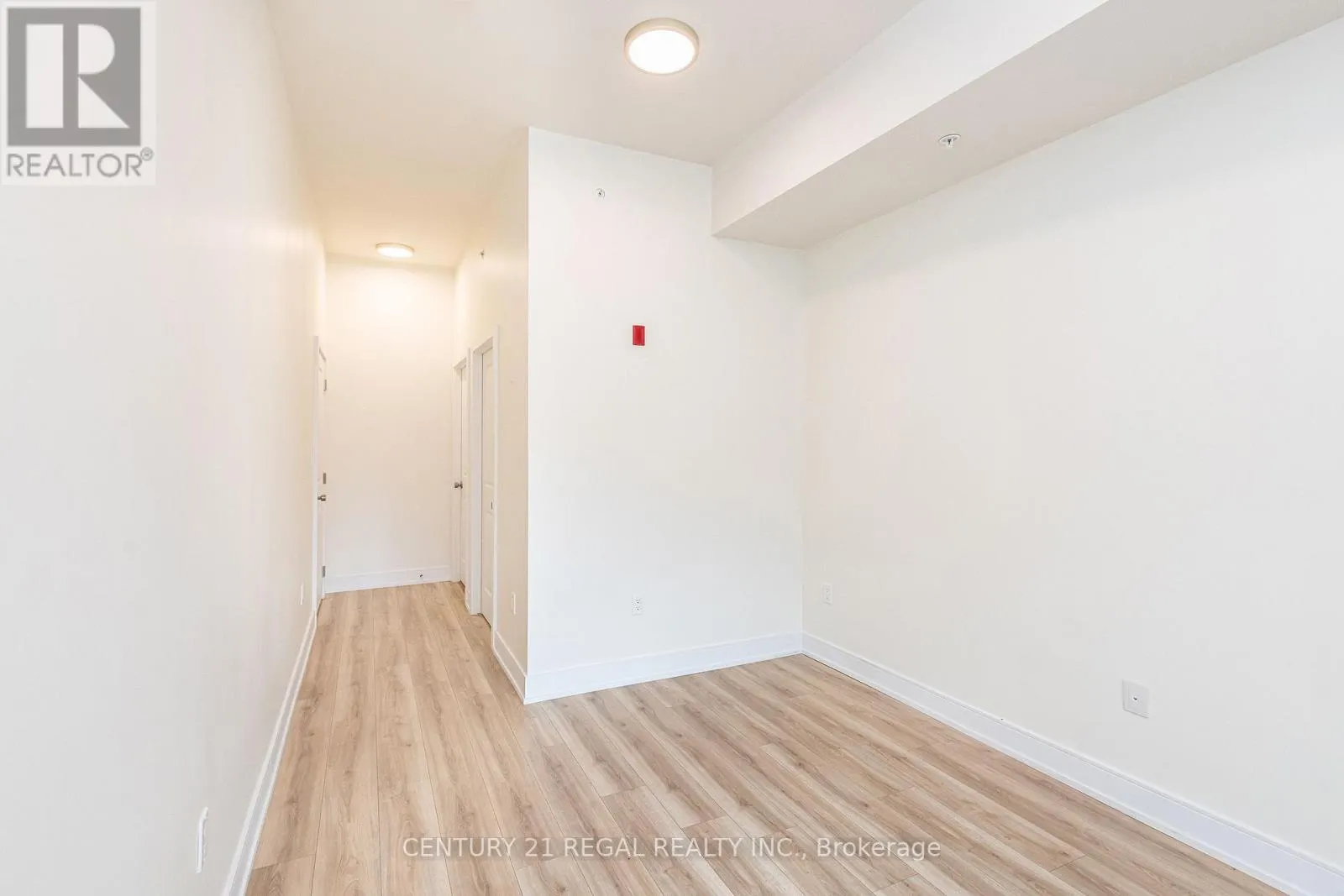UNIT 205 - 121 MARY STREET