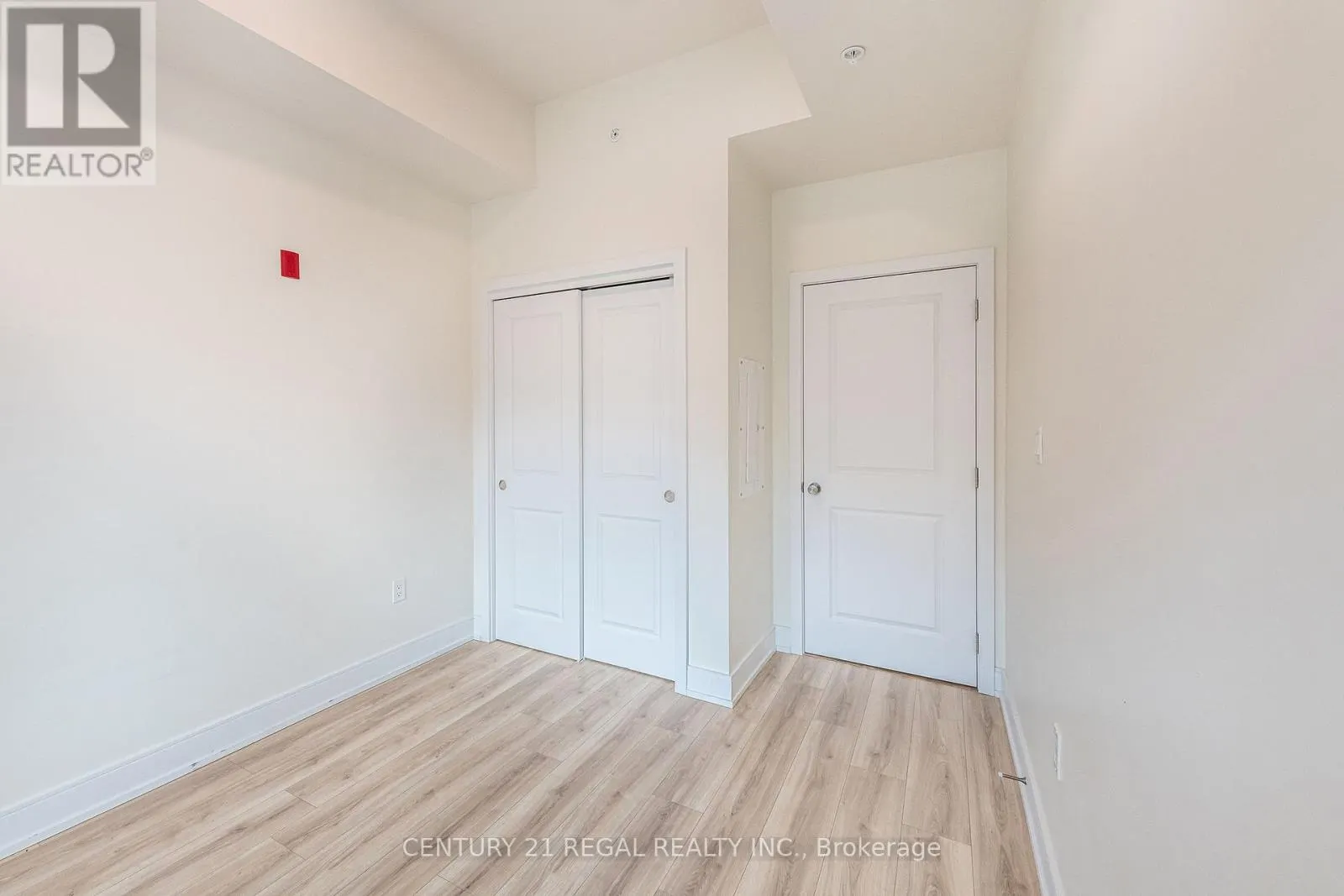 UNIT 205 - 121 MARY STREET