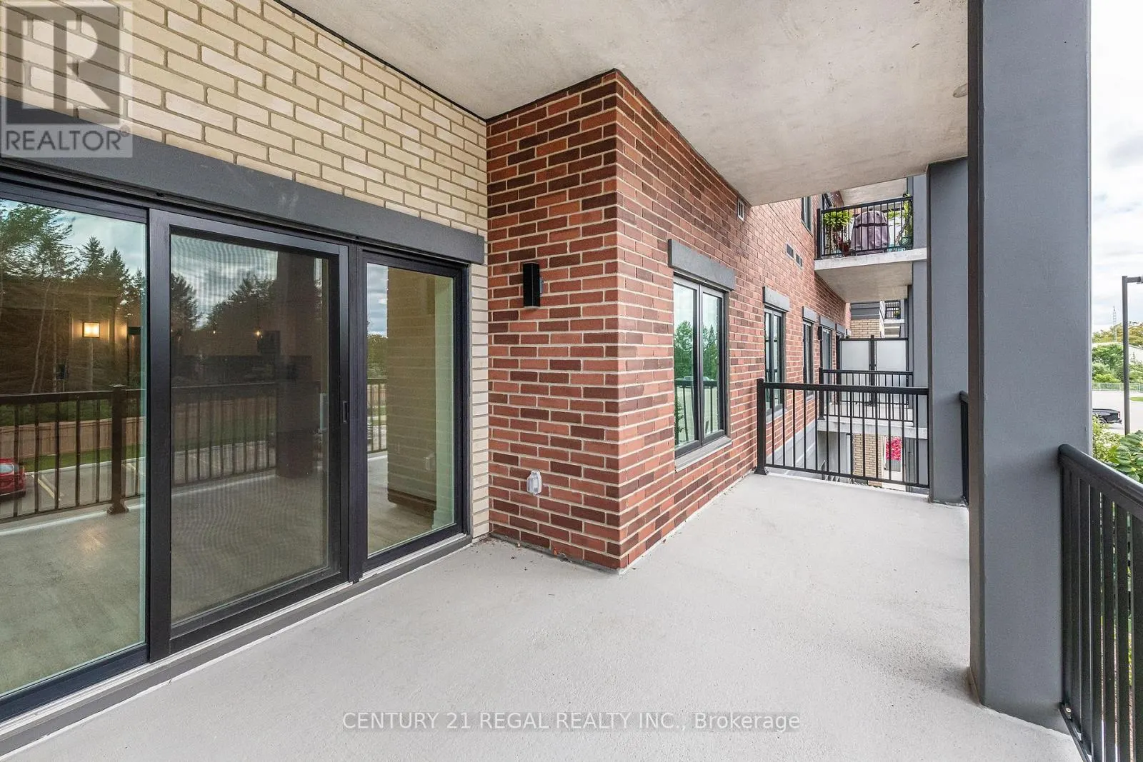 UNIT 205 - 121 MARY STREET