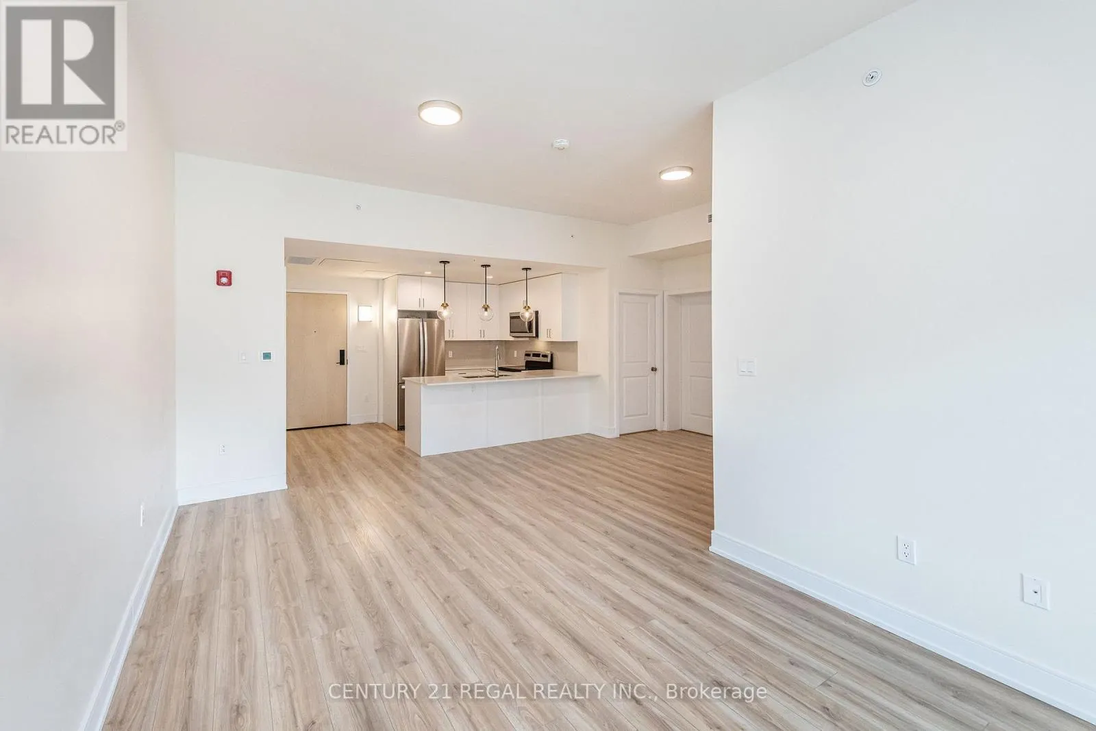 UNIT 205 - 121 MARY STREET