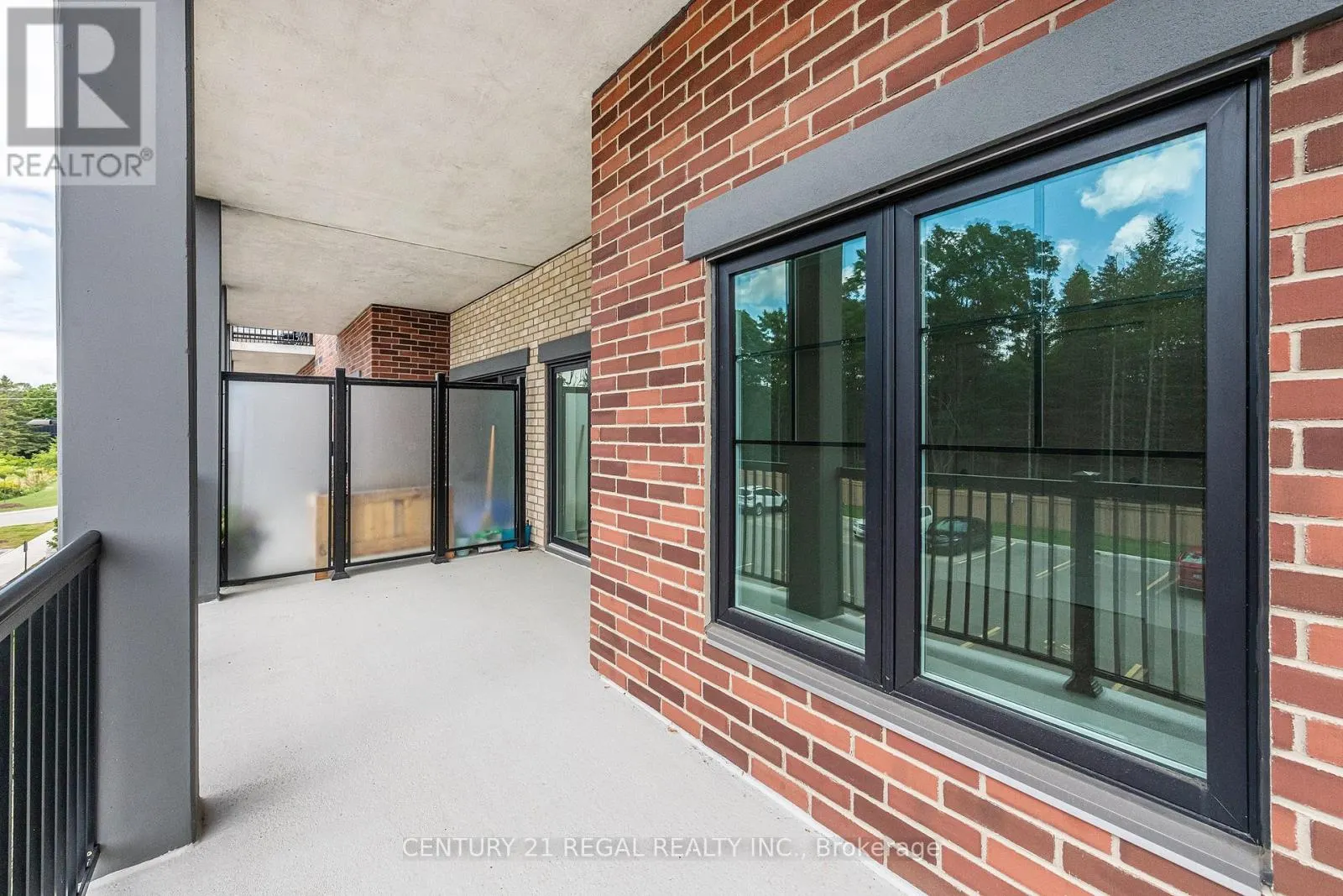 UNIT 205 - 121 MARY STREET