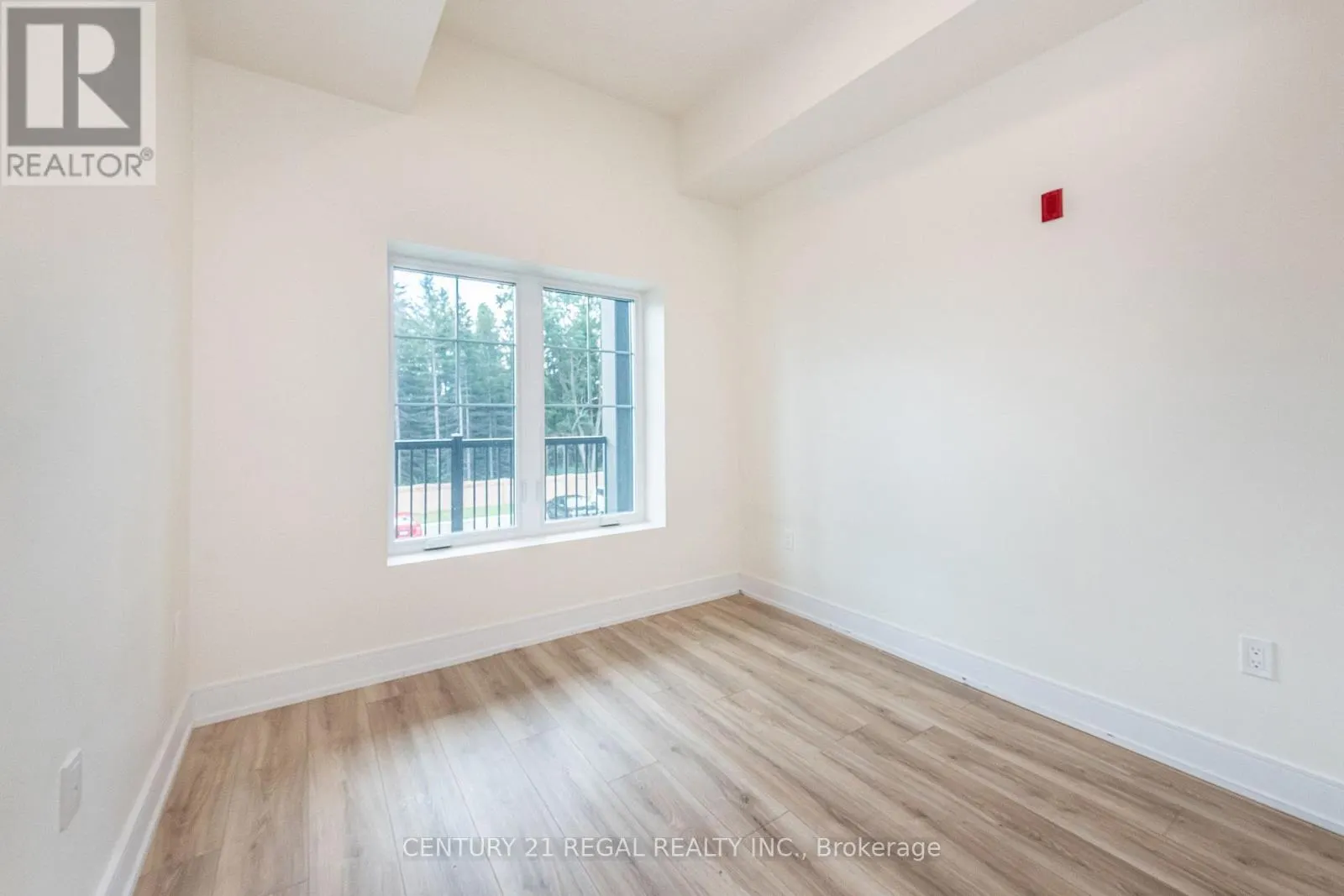 UNIT 205 - 121 MARY STREET