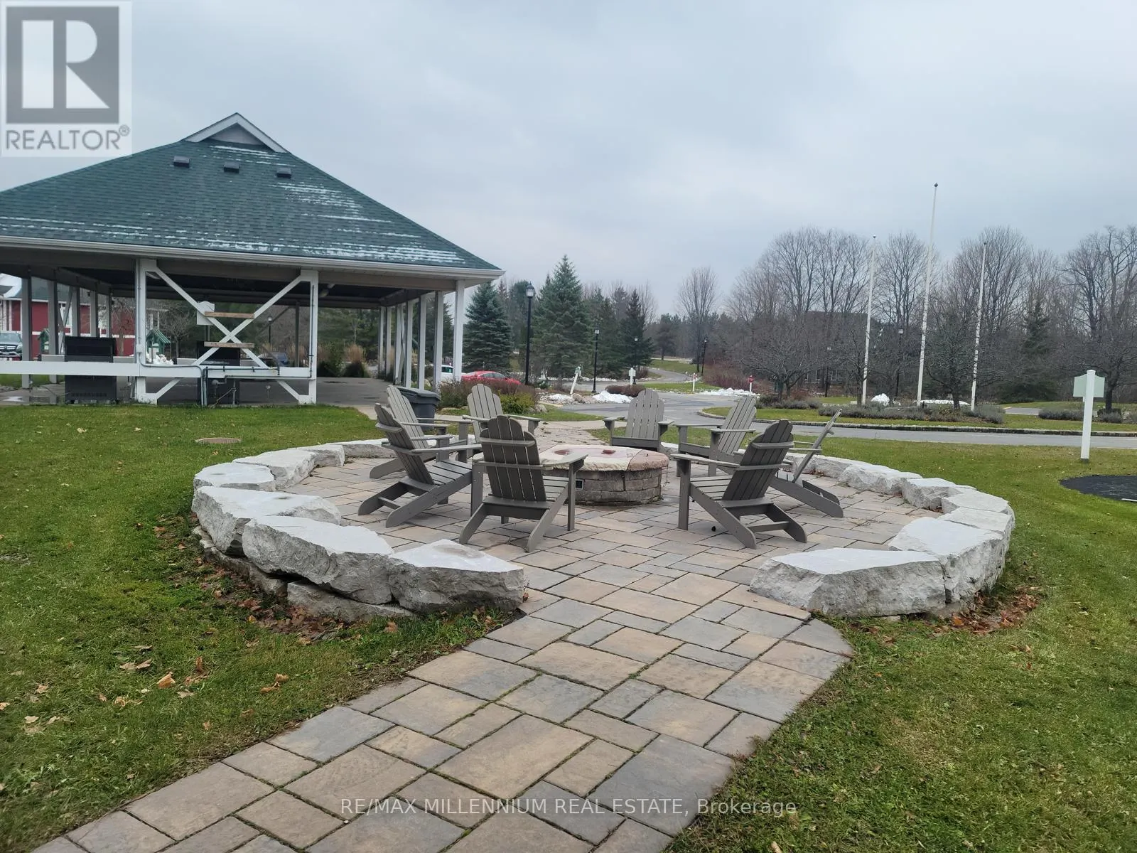 2442-43 - 90 HIGHLAND DRIVE