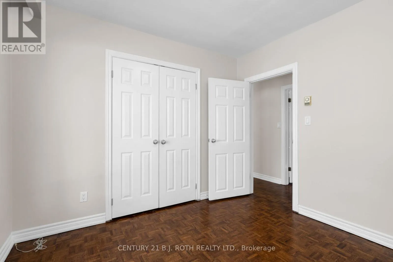49 LAKESHORE ROAD E